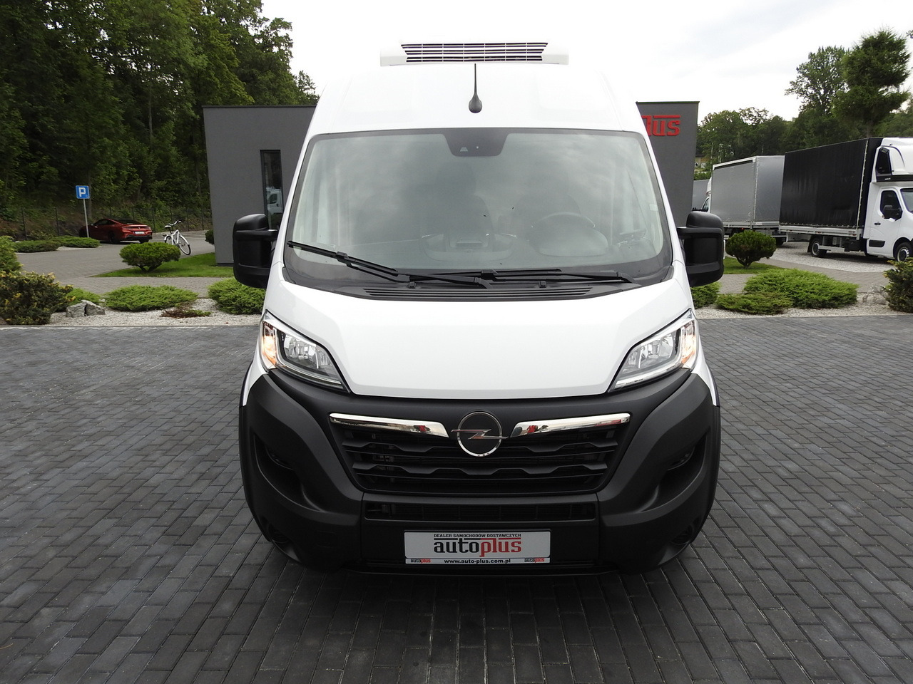 OPEL MOVANO REFRIGERATOR VAN 0*C HEATING FUNCTION AIR CONDITIONING 140HP - Refrigerated van: picture 5 OPEL MOVANO REFRIGERATOR VAN 0*C HEATING FUNCTION AIR CONDITIONING 140HP - Refrigerated van: picture 5