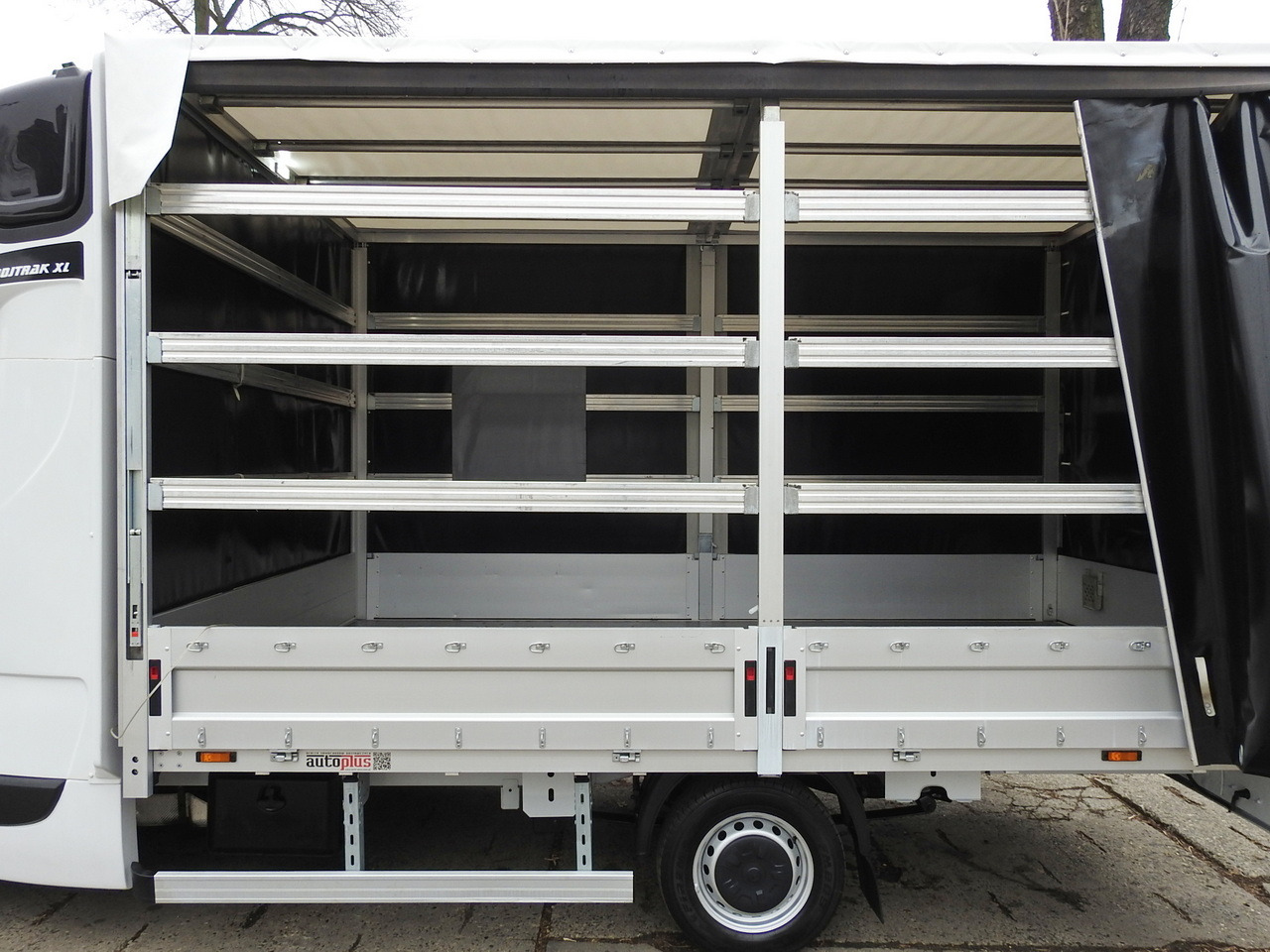 Curtain side van OPEL MOVANO TARPAULIN 10 PALLETS WEBASTO CRUISE CONTROL NAVIGATION AIR CONDITIONING LED LIGHTS PNEUMATICS 165HP: picture 27 Curtain side van OPEL MOVANO TARPAULIN 10 PALLETS WEBASTO CRUISE CONTROL NAVIGATION AIR CONDITIONING LED LIGHTS PNEUMATICS 165HP: picture 27