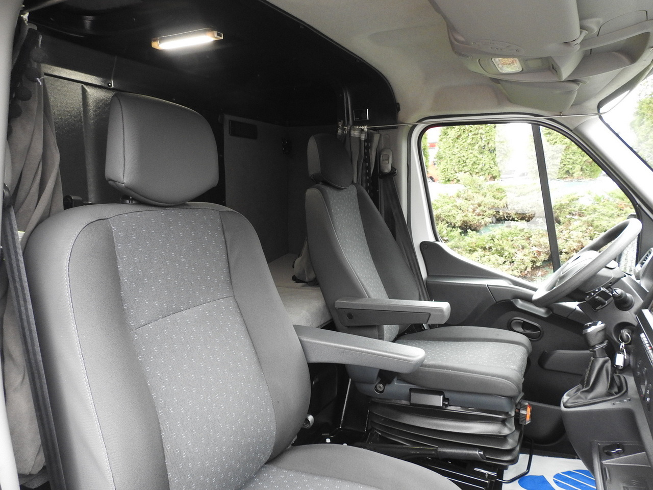 Curtain side van OPEL MOVANO TARPAULIN 10 PALLETS WEBASTO CRUISE CONTROL NAVIGATION AIR CONDITIONING LED LIGHTS PNEUMATICS 165HP: picture 46 Curtain side van OPEL MOVANO TARPAULIN 10 PALLETS WEBASTO CRUISE CONTROL NAVIGATION AIR CONDITIONING LED LIGHTS PNEUMATICS 165HP: picture 46