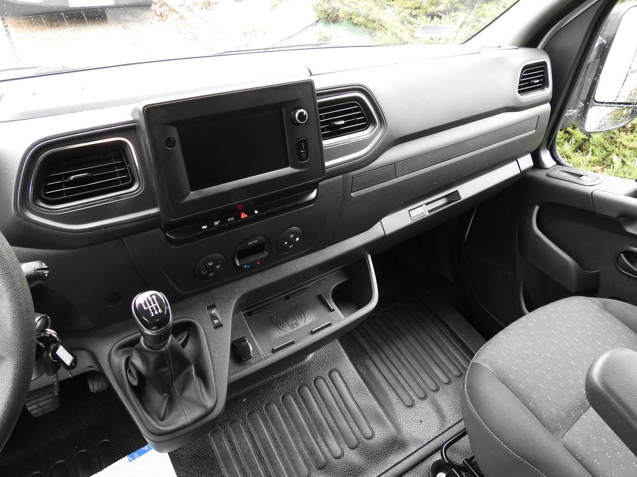 Curtain side van OPEL MOVANO TARPAULIN 10 PALLETS WEBASTO CRUISE CONTROL NAVIGATION AIR CONDITIONING LED LIGHTS PNEUMATICS 165HP: picture 38 Curtain side van OPEL MOVANO TARPAULIN 10 PALLETS WEBASTO CRUISE CONTROL NAVIGATION AIR CONDITIONING LED LIGHTS PNEUMATICS 165HP: picture 38