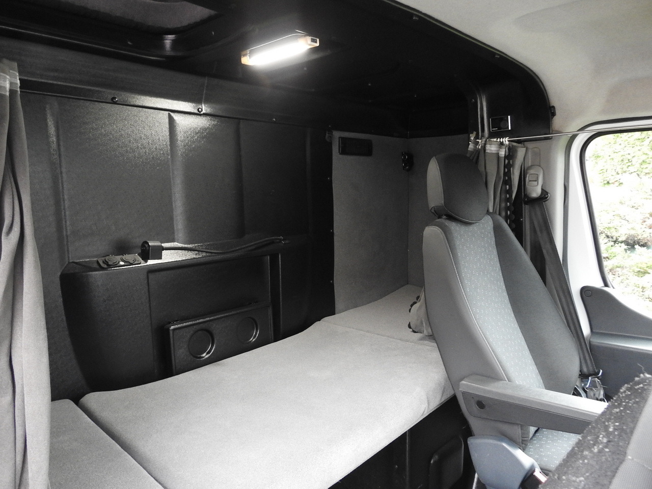 Curtain side van OPEL MOVANO TARPAULIN 10 PALLETS WEBASTO CRUISE CONTROL NAVIGATION AIR CONDITIONING LED LIGHTS PNEUMATICS 165HP: picture 47 Curtain side van OPEL MOVANO TARPAULIN 10 PALLETS WEBASTO CRUISE CONTROL NAVIGATION AIR CONDITIONING LED LIGHTS PNEUMATICS 165HP: picture 47