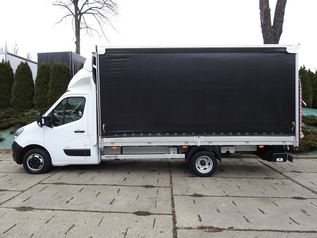 Curtain side van OPEL MOVANO TARPAULIN LIFT 10 PALLETS CRUISE CONTROL AIR CONDITIONING LED LIGHTS PNEUMATICS TWIN WHEELS 165HP: picture 9 Curtain side van OPEL MOVANO TARPAULIN LIFT 10 PALLETS CRUISE CONTROL AIR CONDITIONING LED LIGHTS PNEUMATICS TWIN WHEELS 165HP: picture 9