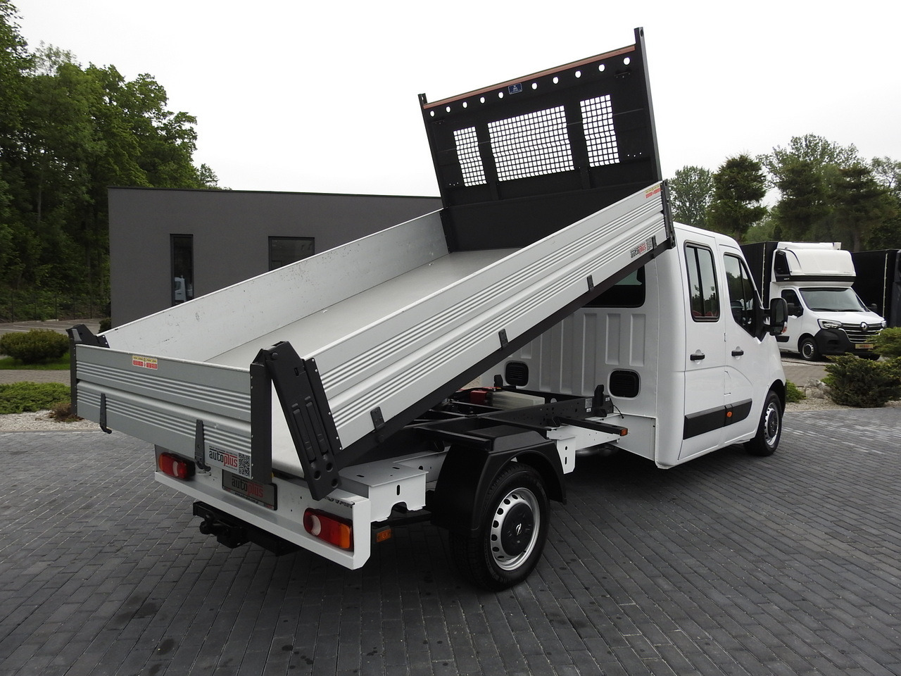 OPEL MOVANO TIPPER DOUBLE CABIN DOKA 6 SEATS CRUISE CONTROL LED LIGHTS AIR CONDITIONING 145HP - Tipper van: picture 3 OPEL MOVANO TIPPER DOUBLE CABIN DOKA 6 SEATS CRUISE CONTROL LED LIGHTS AIR CONDITIONING 145HP - Tipper van: picture 3