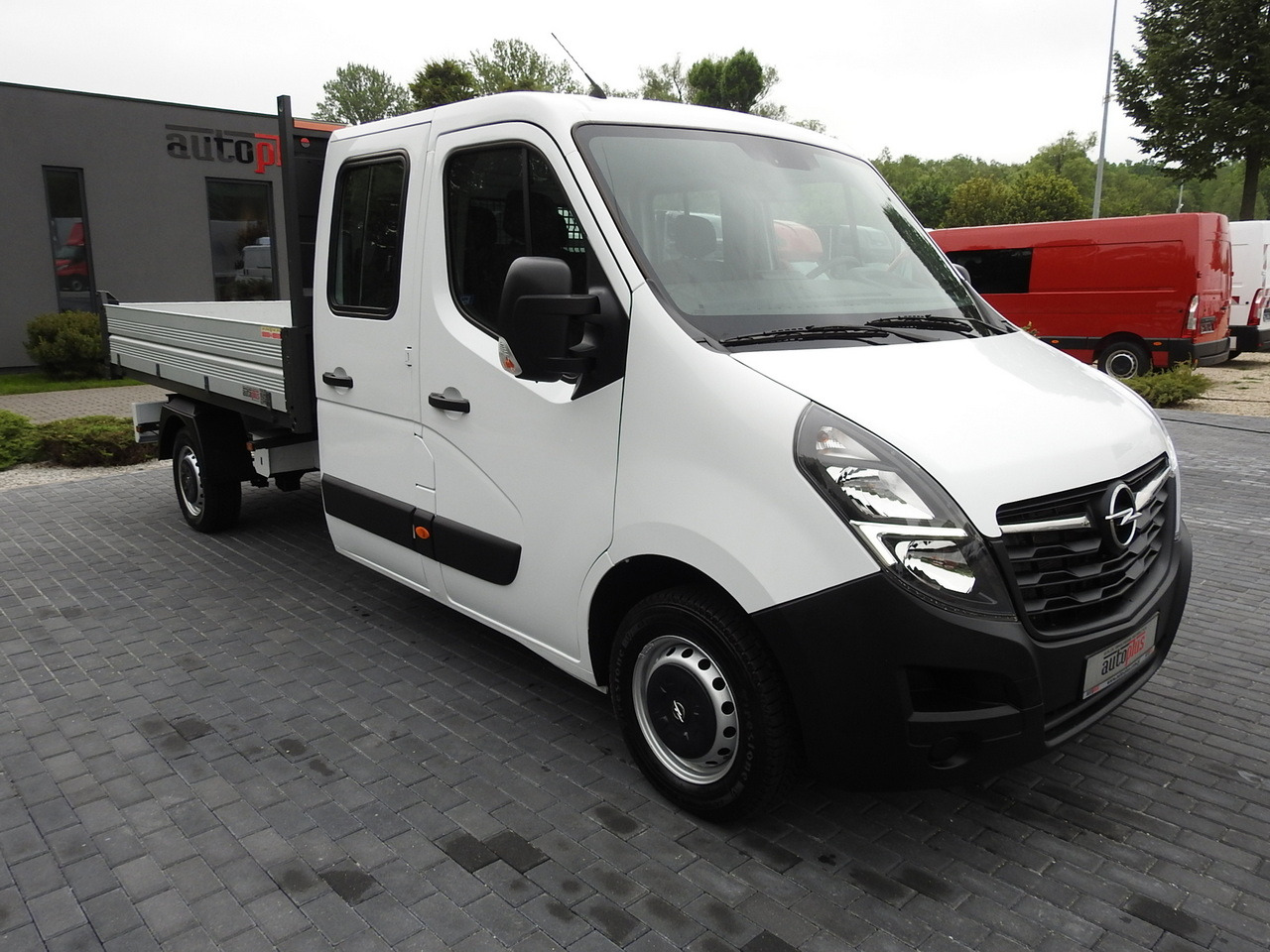 OPEL MOVANO TIPPER DOUBLE CABIN DOKA 6 SEATS CRUISE CONTROL LED LIGHTS AIR CONDITIONING 145HP - Tipper van: picture 4 OPEL MOVANO TIPPER DOUBLE CABIN DOKA 6 SEATS CRUISE CONTROL LED LIGHTS AIR CONDITIONING 145HP - Tipper van: picture 4