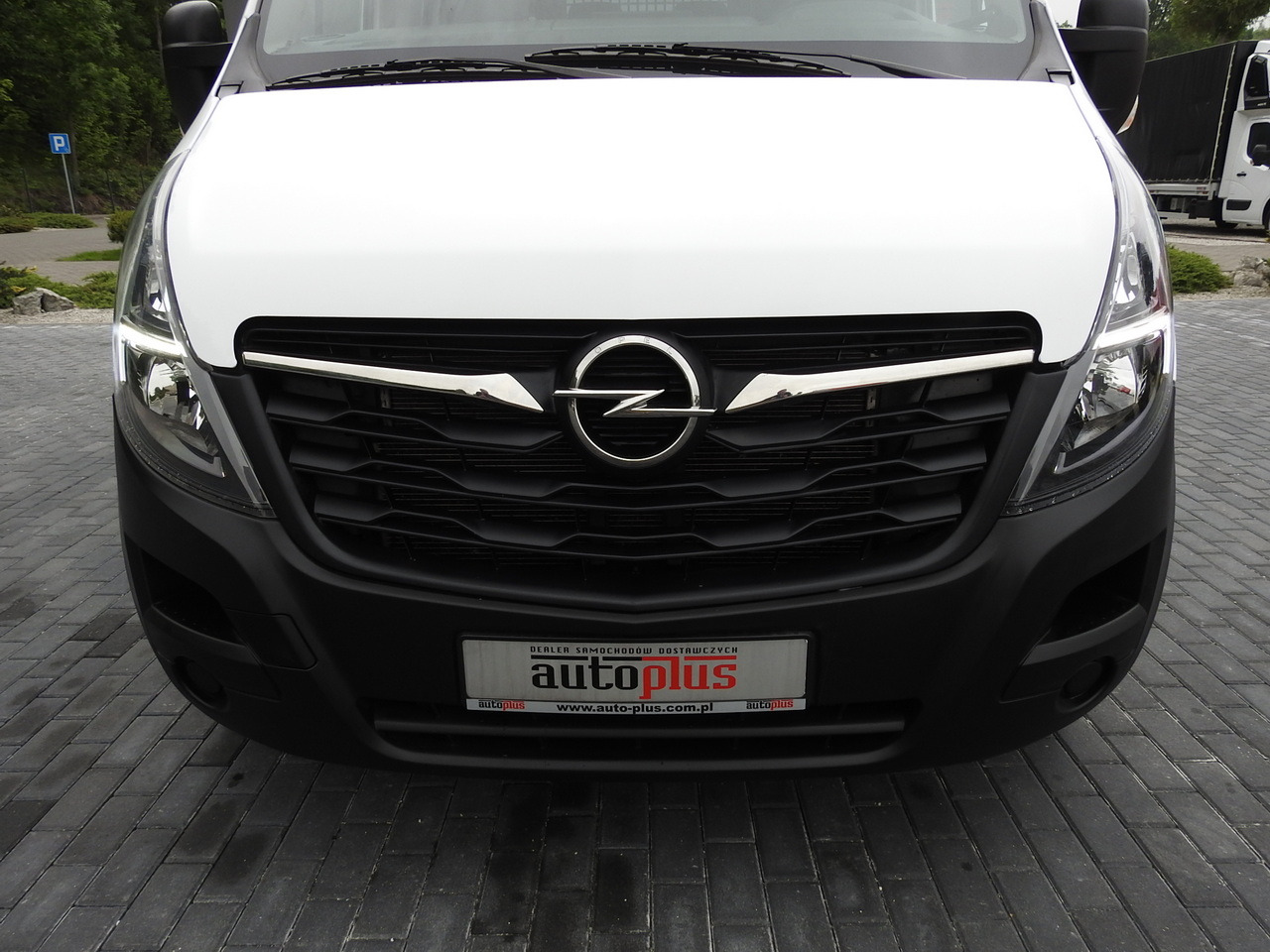 OPEL MOVANO TIPPER DOUBLE CABIN DOKA 6 SEATS CRUISE CONTROL LED LIGHTS AIR CONDITIONING 145HP - Tipper van: picture 5 OPEL MOVANO TIPPER DOUBLE CABIN DOKA 6 SEATS CRUISE CONTROL LED LIGHTS AIR CONDITIONING 145HP - Tipper van: picture 5