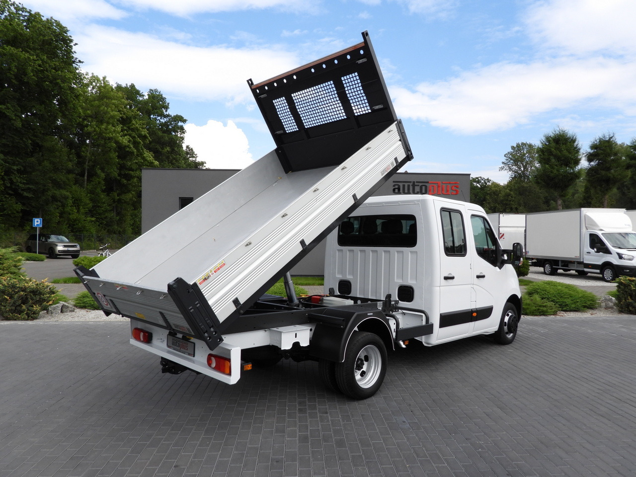 OPEL MOVANO TIPPER DOUBLE CABIN DOKA 7 SEATS LED LIGHTS TWIN WHEELS AIR CONDITIONING 145HP - Tipper: picture 3 OPEL MOVANO TIPPER DOUBLE CABIN DOKA 7 SEATS LED LIGHTS TWIN WHEELS AIR CONDITIONING 145HP - Tipper: picture 3