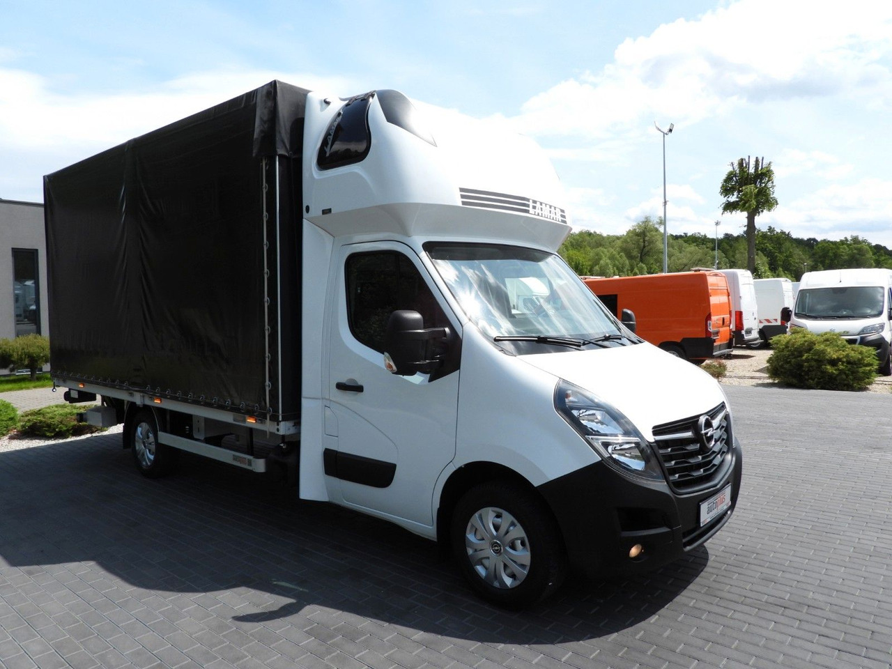 Opel MOVANO PRITSCHE PLANE AUFZUG 9 PALETTEN WEBASTO - Curtain side van: picture 4 Opel MOVANO PRITSCHE PLANE AUFZUG 9 PALETTEN WEBASTO - Curtain side van: picture 4