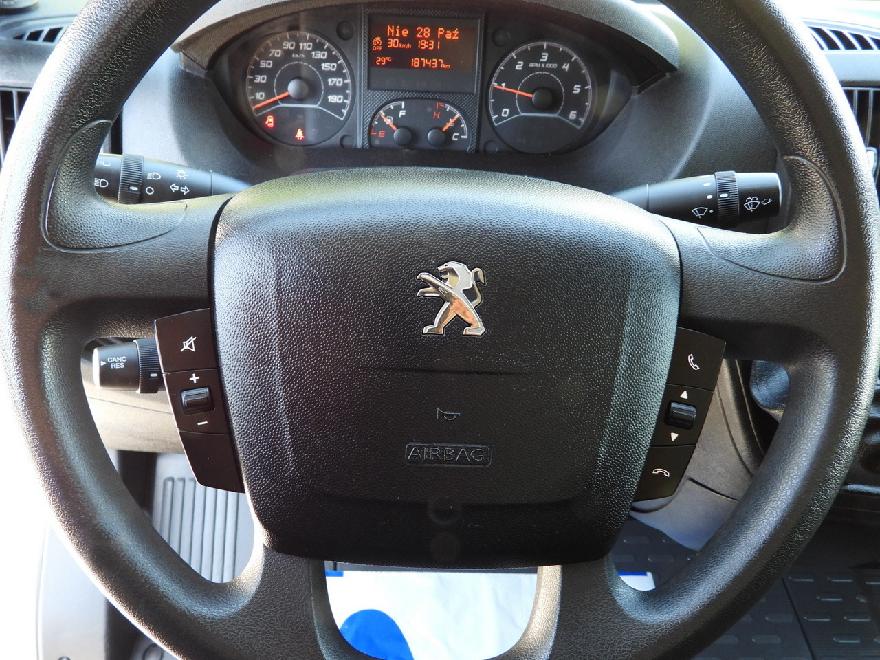 Leasing of PEUGEOT BOXER BOX LIFT 8 PALLETS CRUISE CONTROL AIR CONDITIONING  130HP PEUGEOT BOXER BOX LIFT 8 PALLETS CRUISE CONTROL AIR CONDITIONING  130HP: picture 28