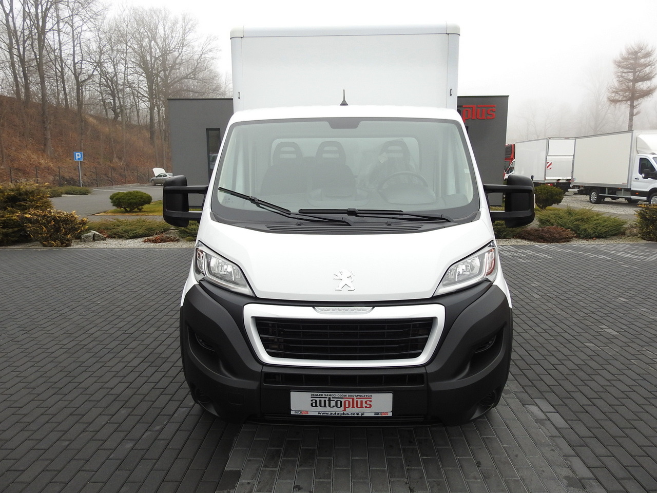 PEUGEOT BOXER BOX LIFT 8 PALLETS CRUISE CONTROL AIR CONDITIONING 140HP - Refrigerated van: picture 5 PEUGEOT BOXER BOX LIFT 8 PALLETS CRUISE CONTROL AIR CONDITIONING 140HP - Refrigerated van: picture 5