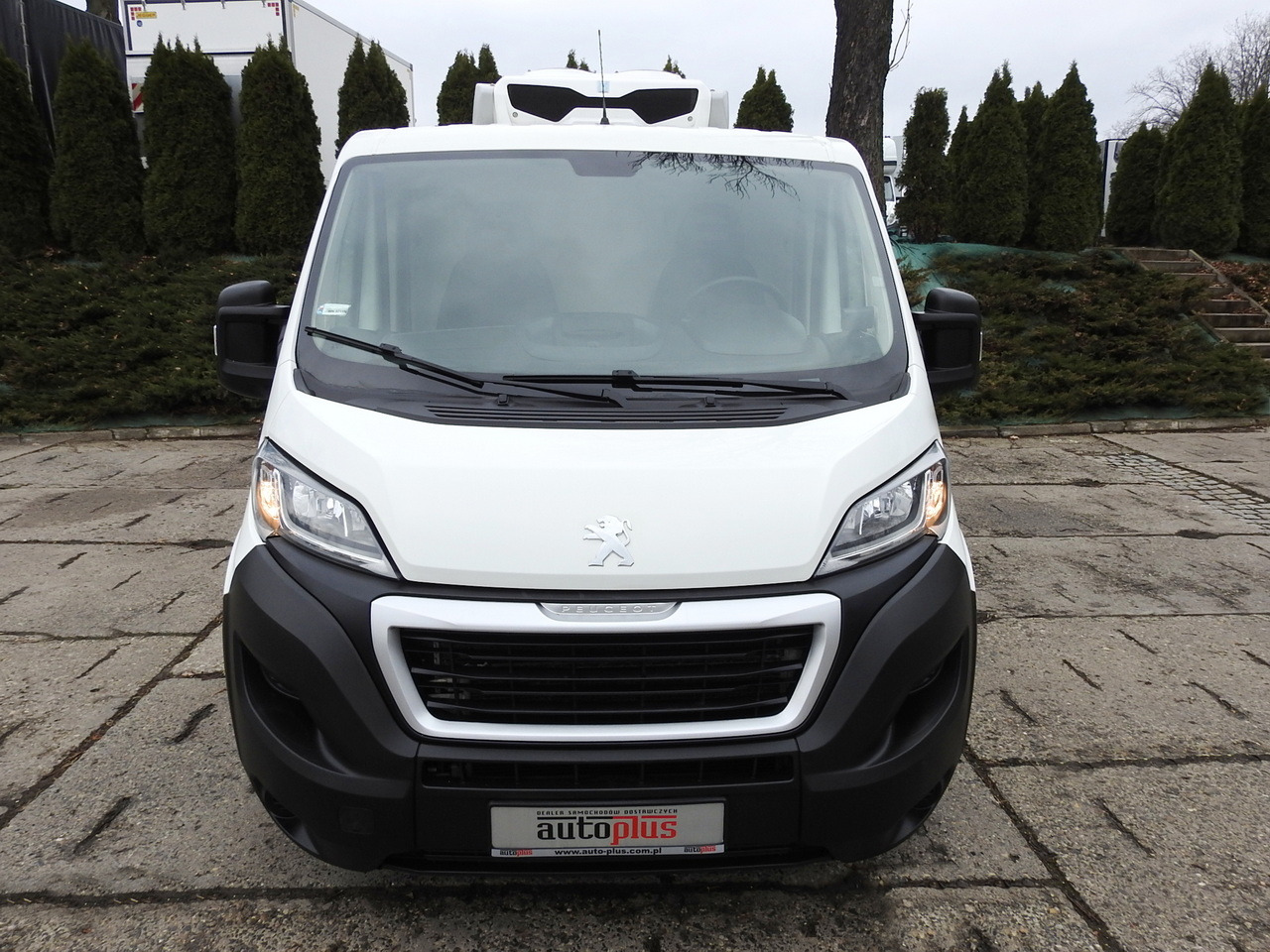PEUGEOT BOXER REFRIGERATOR VAN -5*C TWO COMPARTMENTS CRUISE CONTROL AIR CONDITIONING 120HP - Refrigerated van: picture 5 PEUGEOT BOXER REFRIGERATOR VAN -5*C TWO COMPARTMENTS CRUISE CONTROL AIR CONDITIONING 120HP - Refrigerated van: picture 5