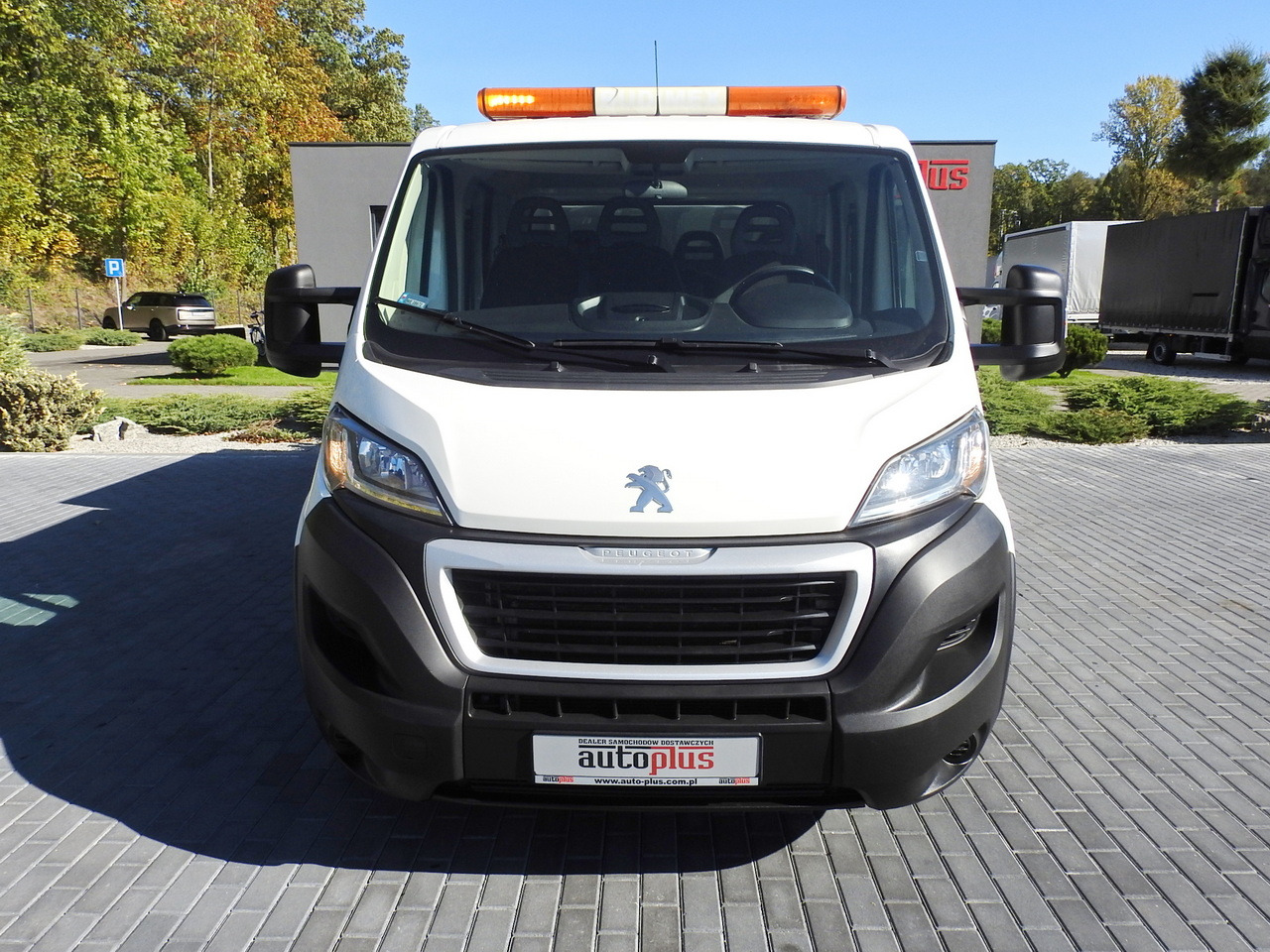 PEUGEOT BOXER STAKE BODY DOUBLE CABIN DOKA 7 SEATS AIR CONDITIONING 140HP - Combi van: picture 5 PEUGEOT BOXER STAKE BODY DOUBLE CABIN DOKA 7 SEATS AIR CONDITIONING 140HP - Combi van: picture 5