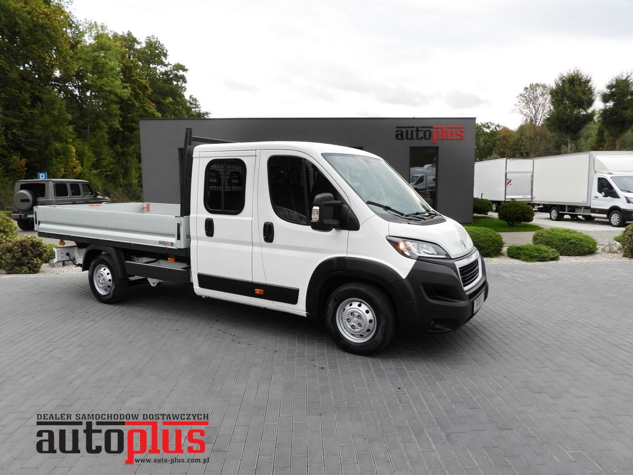 PEUGEOT BOXER STAKE BODY DOUBLE CABIN DOKA 7 SEATS CRUISE CONTROL AIR CONDITIONING 140HP - Combi van: picture 1 PEUGEOT BOXER STAKE BODY DOUBLE CABIN DOKA 7 SEATS CRUISE CONTROL AIR CONDITIONING 140HP - Combi van: picture 1