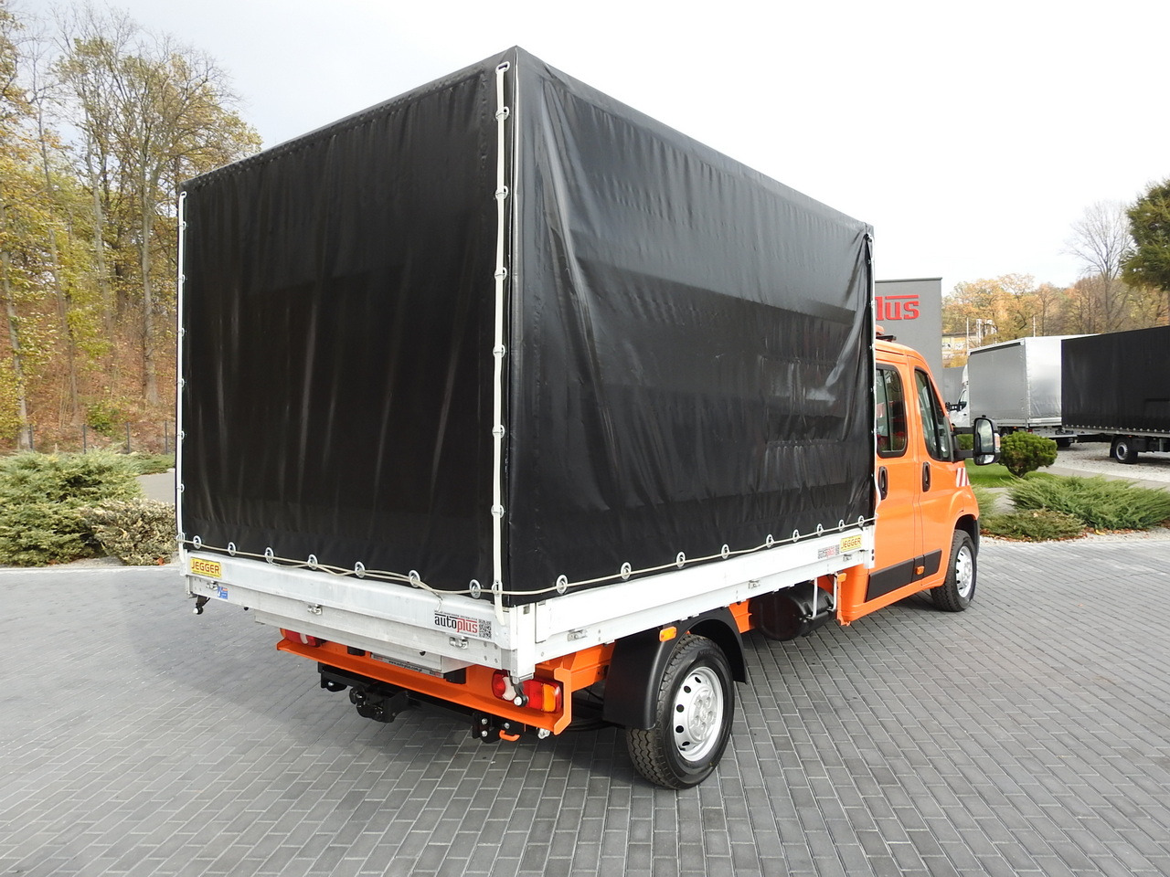 PEUGEOT BOXER STAKE BODY TARPAULIN DOUBLE CABIN DOKA 7 SEATS AIR CONDITIONING PNEUMATICS 140HP - Combi van: picture 3 PEUGEOT BOXER STAKE BODY TARPAULIN DOUBLE CABIN DOKA 7 SEATS AIR CONDITIONING PNEUMATICS 140HP - Combi van: picture 3