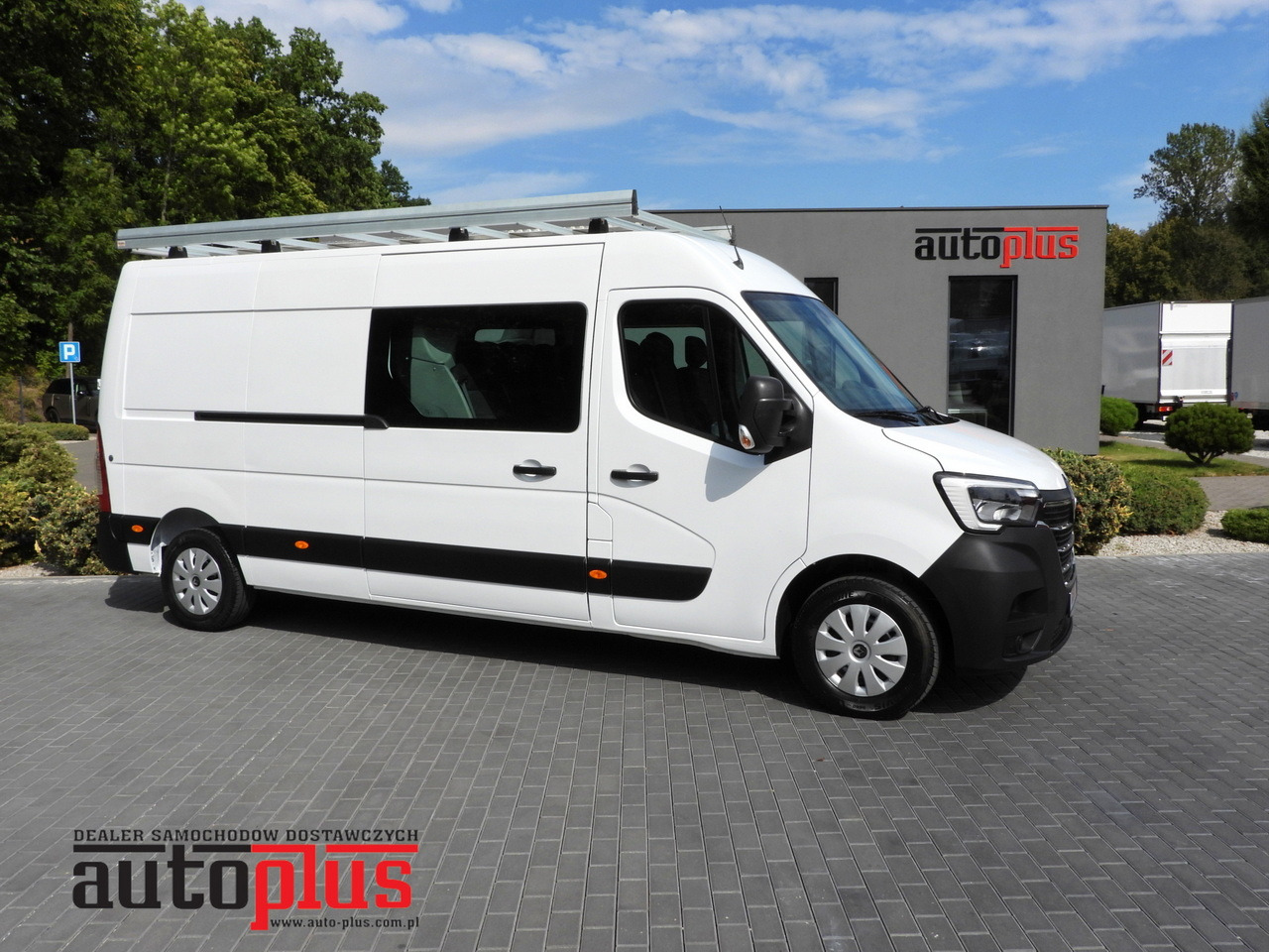 RENAULT MASTER BOX DELIVERY VAN 7 SEATS CRUISE CONTROL NAVIGATION LED LIGHTS AIR CONDITIONING  135HP - Panel van: picture 1 RENAULT MASTER BOX DELIVERY VAN 7 SEATS CRUISE CONTROL NAVIGATION LED LIGHTS AIR CONDITIONING  135HP - Panel van: picture 1