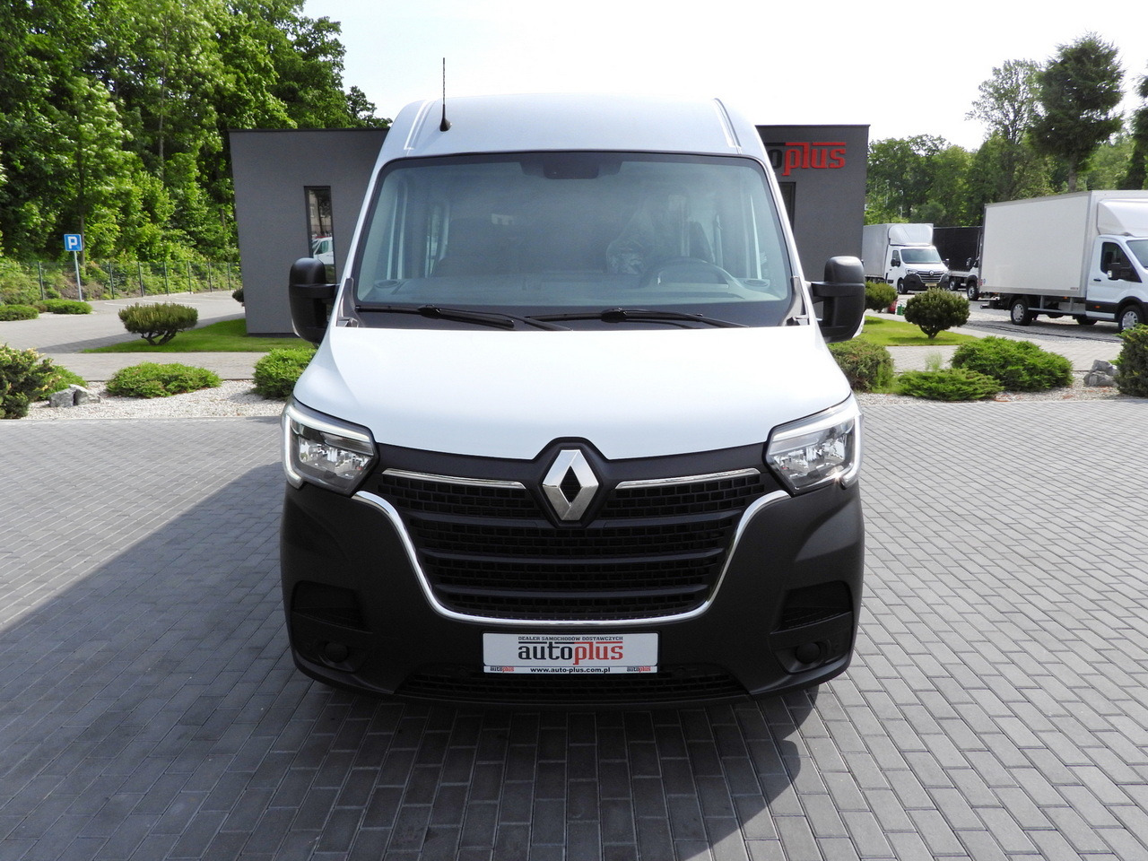 RENAULT MASTER  BOX DELIVERY VAN 7 SEATS CRUISE CONTROL NAVIGATION LED LIGHTS AIR CONDITIONING  140HP - Panel van: picture 5 RENAULT MASTER  BOX DELIVERY VAN 7 SEATS CRUISE CONTROL NAVIGATION LED LIGHTS AIR CONDITIONING  140HP - Panel van: picture 5