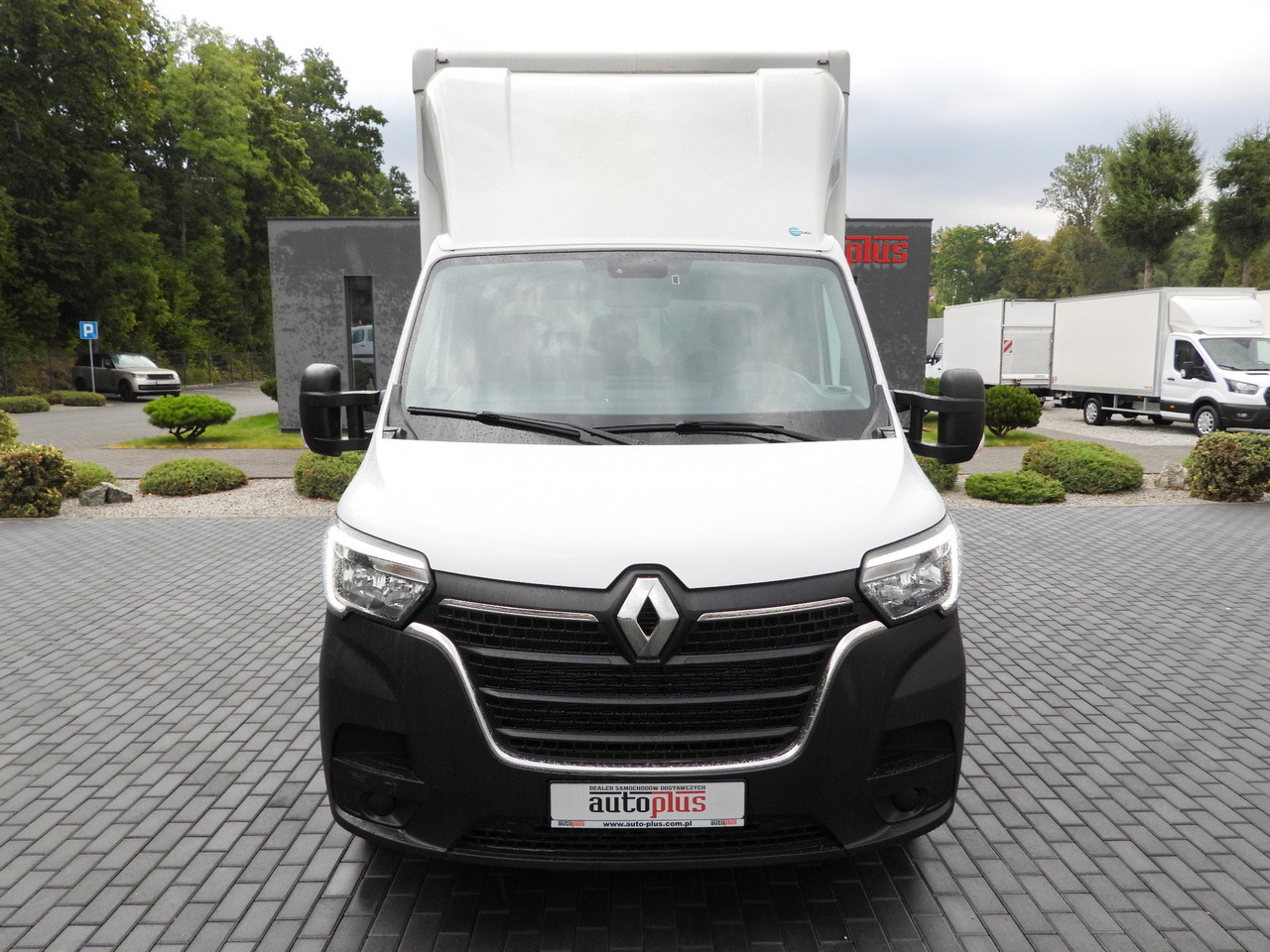 RENAULT MASTER BOX LIFT 8 PALLETS CRUISE CONTROL LED LIGHTS AIR CONDITIONING  145HP - Box van: picture 5 RENAULT MASTER BOX LIFT 8 PALLETS CRUISE CONTROL LED LIGHTS AIR CONDITIONING  145HP - Box van: picture 5