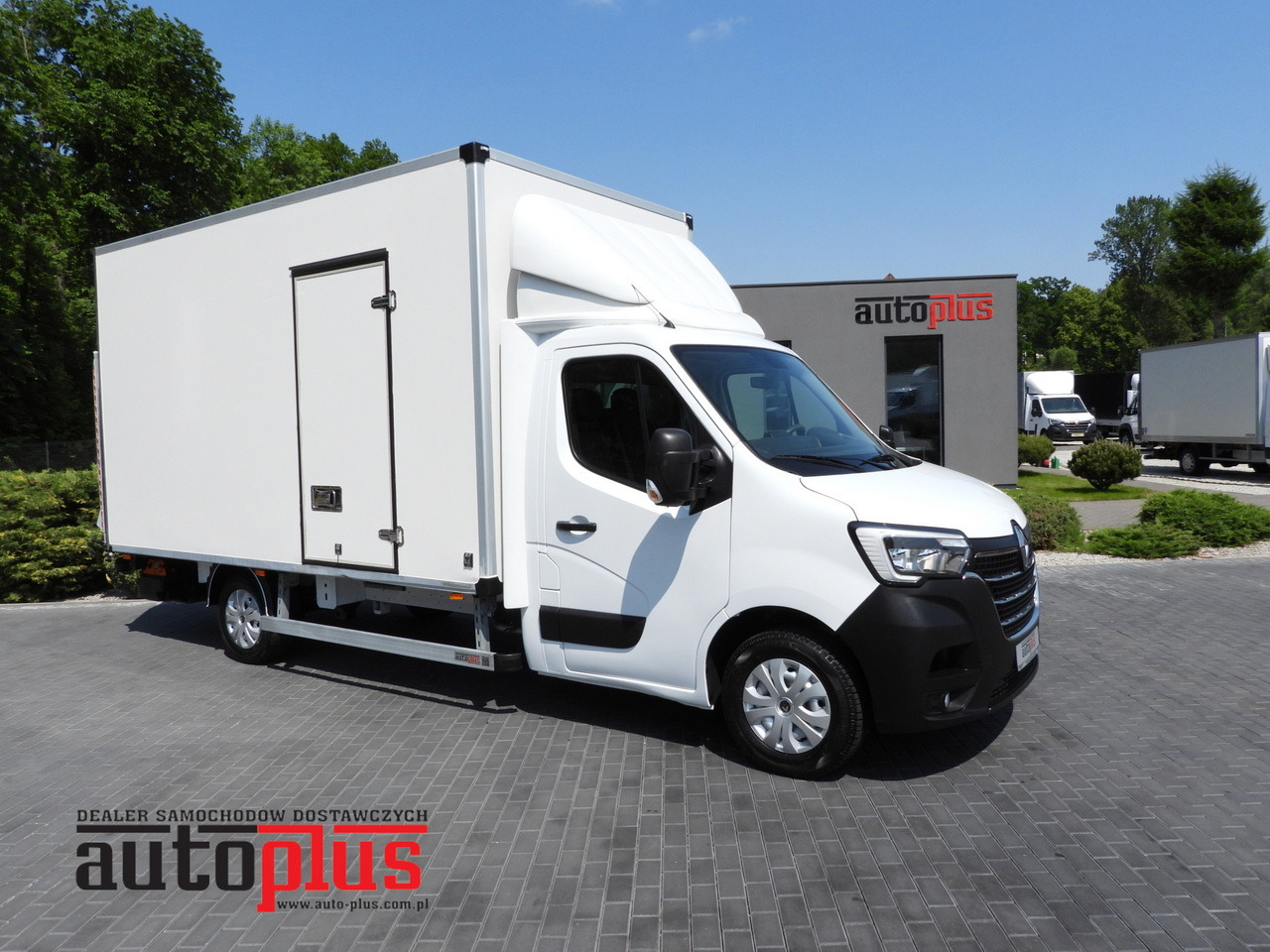 RENAULT MASTER BOX LIFT 8 PALLETS CRUISE CONTROL LED LIGHTS AIR CONDITIONING 165HP - Refrigerated van: picture 1 RENAULT MASTER BOX LIFT 8 PALLETS CRUISE CONTROL LED LIGHTS AIR CONDITIONING 165HP - Refrigerated van: picture 1