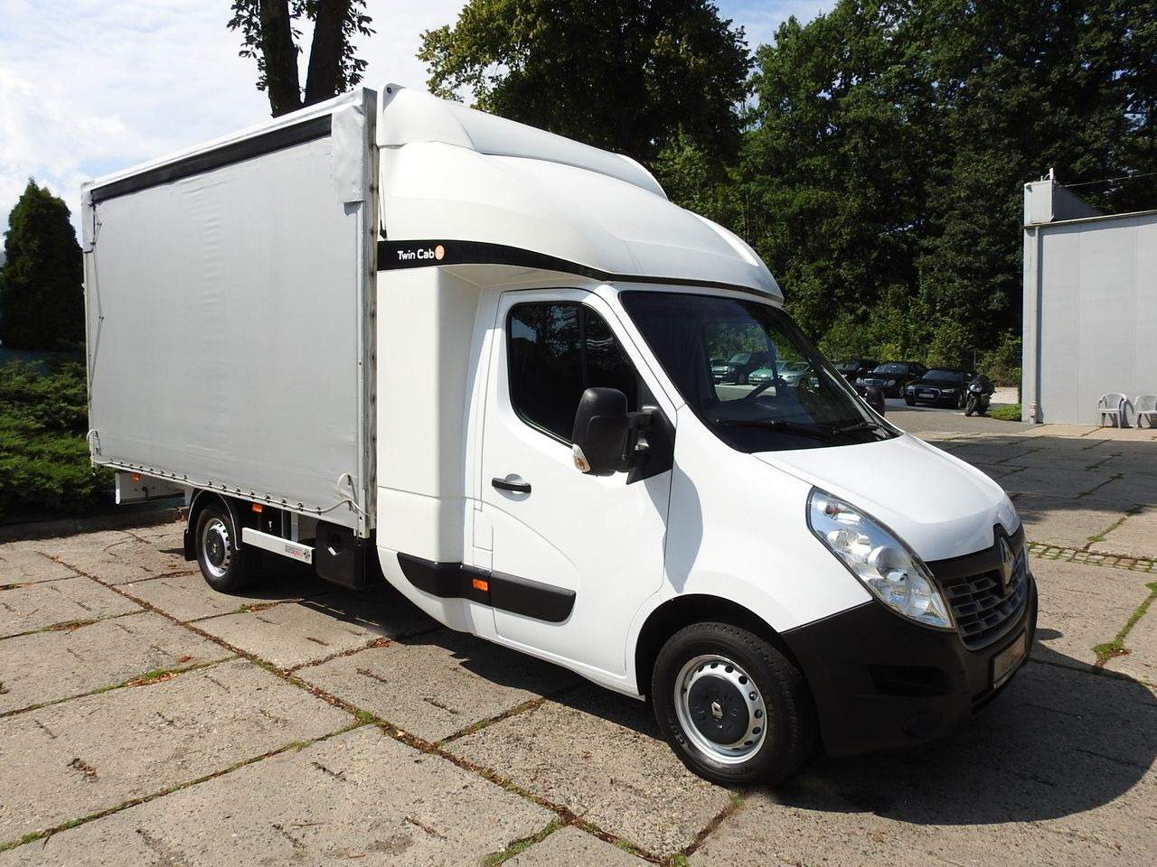RENAULT MASTER - Curtain side van: picture 4 RENAULT MASTER - Curtain side van: picture 4