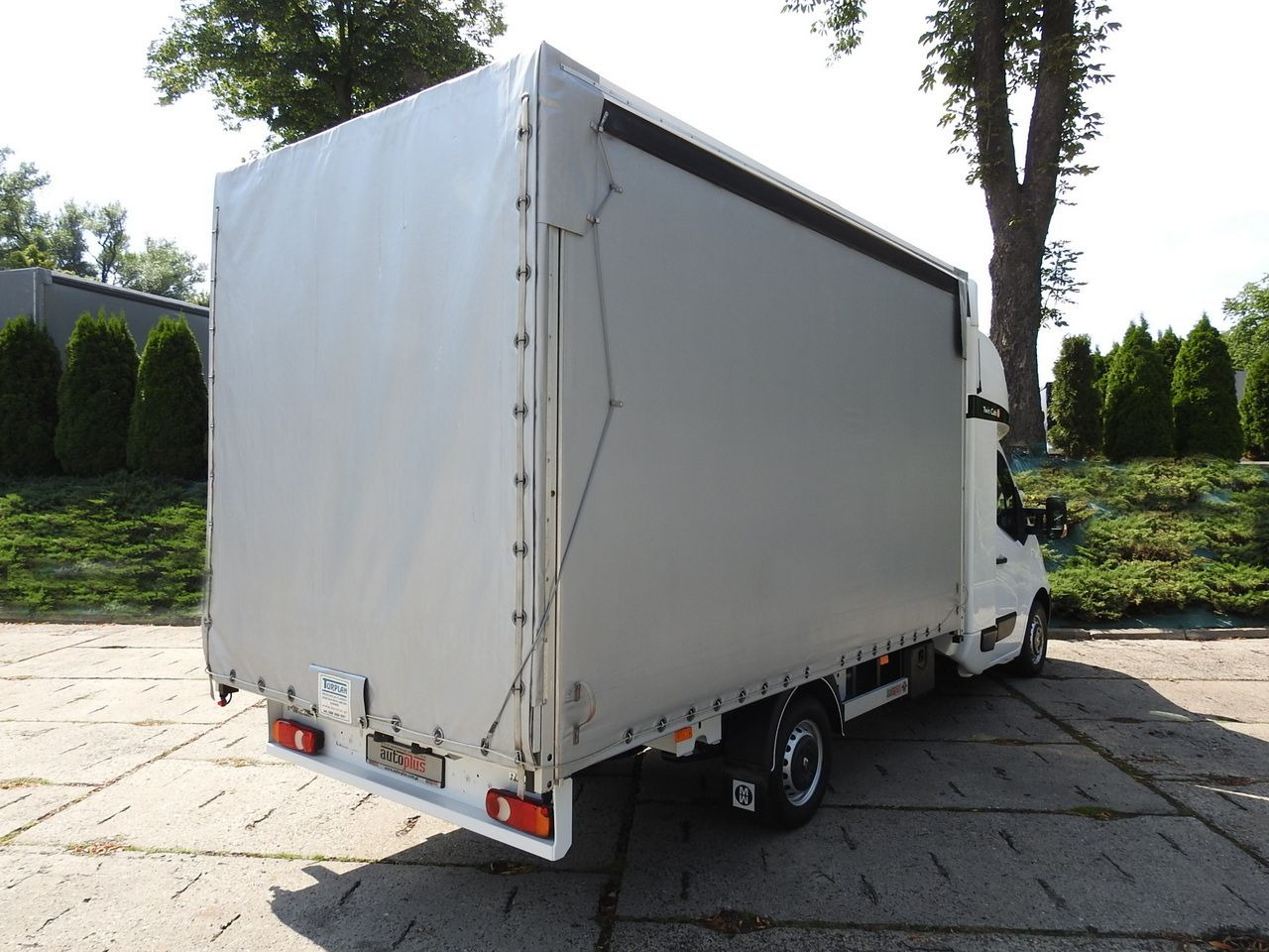 RENAULT MASTER - Curtain side van: picture 3 RENAULT MASTER - Curtain side van: picture 3
