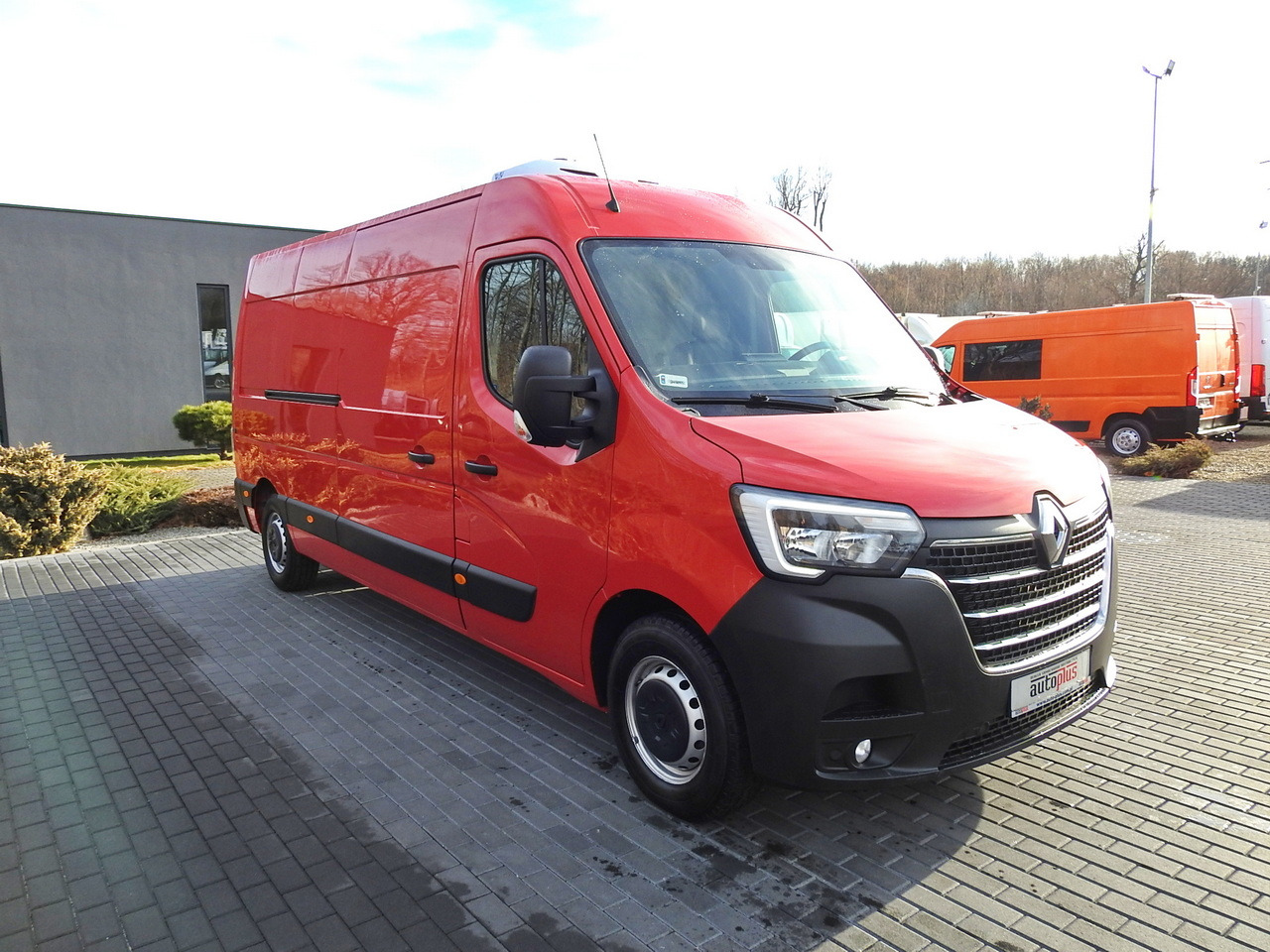 RENAULT MASTER REFRIGERATOR VAN 1*C CRUISE CONTROL AIR CONDITIONING LED LIGHTS 135HP - Refrigerated van: picture 4 RENAULT MASTER REFRIGERATOR VAN 1*C CRUISE CONTROL AIR CONDITIONING LED LIGHTS 135HP - Refrigerated van: picture 4