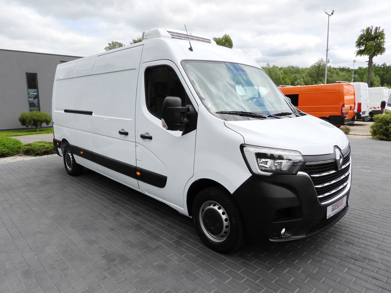 RENAULT MASTER REFRIGERATOR VAN -5*C CRUISE CONTROL NAVIGATION LED LIGHTS AIR CONDITIONING 135HP - Refrigerated van: picture 4 RENAULT MASTER REFRIGERATOR VAN -5*C CRUISE CONTROL NAVIGATION LED LIGHTS AIR CONDITIONING 135HP - Refrigerated van: picture 4