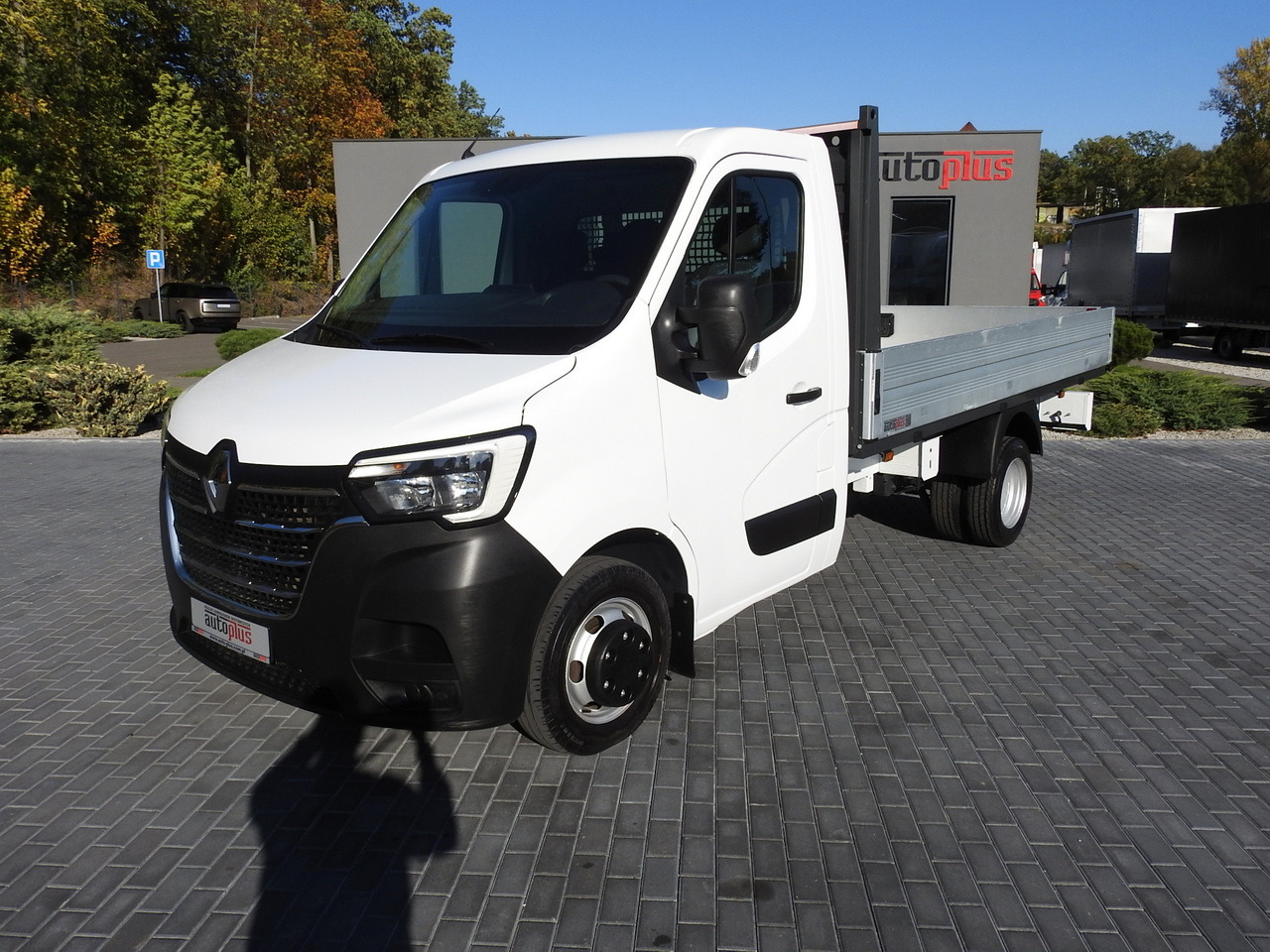 Flatbed van RENAULT MASTER STAKE BODY CRUISE CONTROL AIR CONDITIONING LED LIGHTS TWIN WHEELS  130HP: picture 16 Flatbed van RENAULT MASTER STAKE BODY CRUISE CONTROL AIR CONDITIONING LED LIGHTS TWIN WHEELS  130HP: picture 16