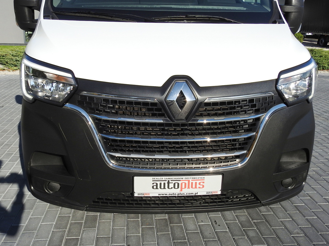 Flatbed van RENAULT MASTER STAKE BODY CRUISE CONTROL AIR CONDITIONING LED LIGHTS TWIN WHEELS  130HP: picture 13 Flatbed van RENAULT MASTER STAKE BODY CRUISE CONTROL AIR CONDITIONING LED LIGHTS TWIN WHEELS  130HP: picture 13