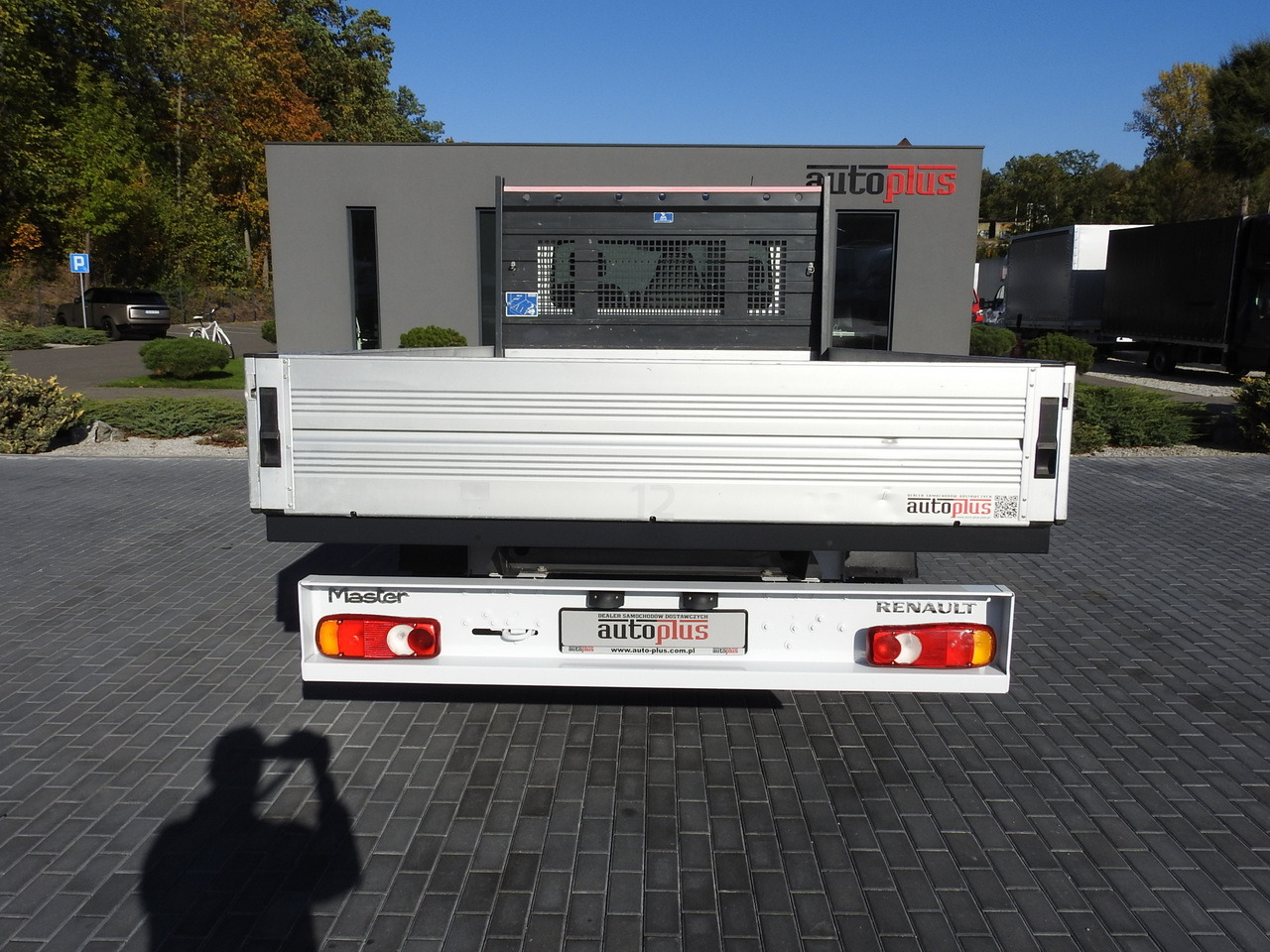 Flatbed van RENAULT MASTER STAKE BODY CRUISE CONTROL AIR CONDITIONING LED LIGHTS TWIN WHEELS  130HP: picture 10 Flatbed van RENAULT MASTER STAKE BODY CRUISE CONTROL AIR CONDITIONING LED LIGHTS TWIN WHEELS  130HP: picture 10