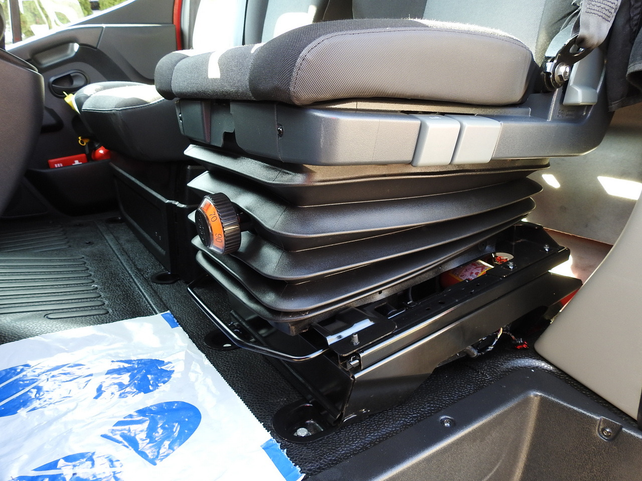 Leasing of RENAULT MASTER TARPAULIN 10 PALLETS WEBASTO CRUISE CONTROL AIR CONDITIONING LED LIGHTS PNEUMATICS  165HP RENAULT MASTER TARPAULIN 10 PALLETS WEBASTO CRUISE CONTROL AIR CONDITIONING LED LIGHTS PNEUMATICS  165HP: picture 33