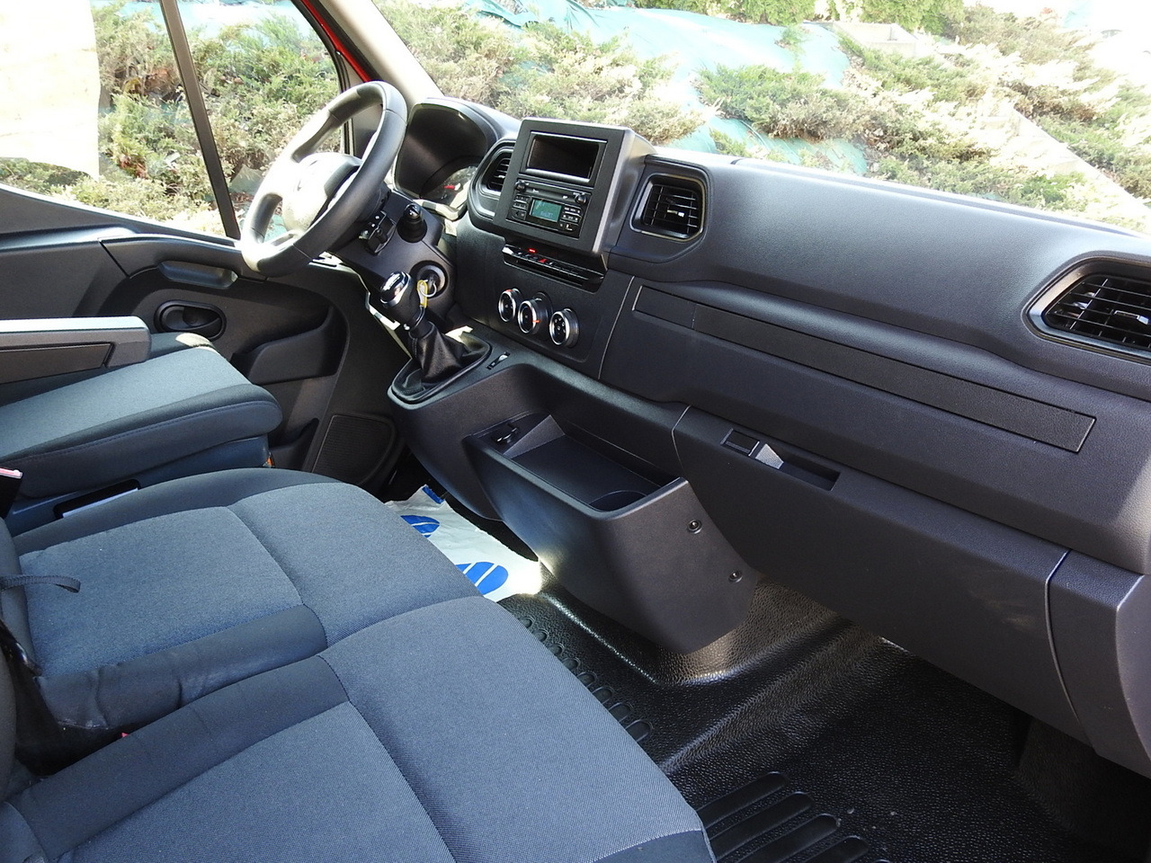 Leasing of RENAULT MASTER TARPAULIN 10 PALLETS WEBASTO CRUISE CONTROL AIR CONDITIONING LED LIGHTS PNEUMATICS  165HP RENAULT MASTER TARPAULIN 10 PALLETS WEBASTO CRUISE CONTROL AIR CONDITIONING LED LIGHTS PNEUMATICS  165HP: picture 47