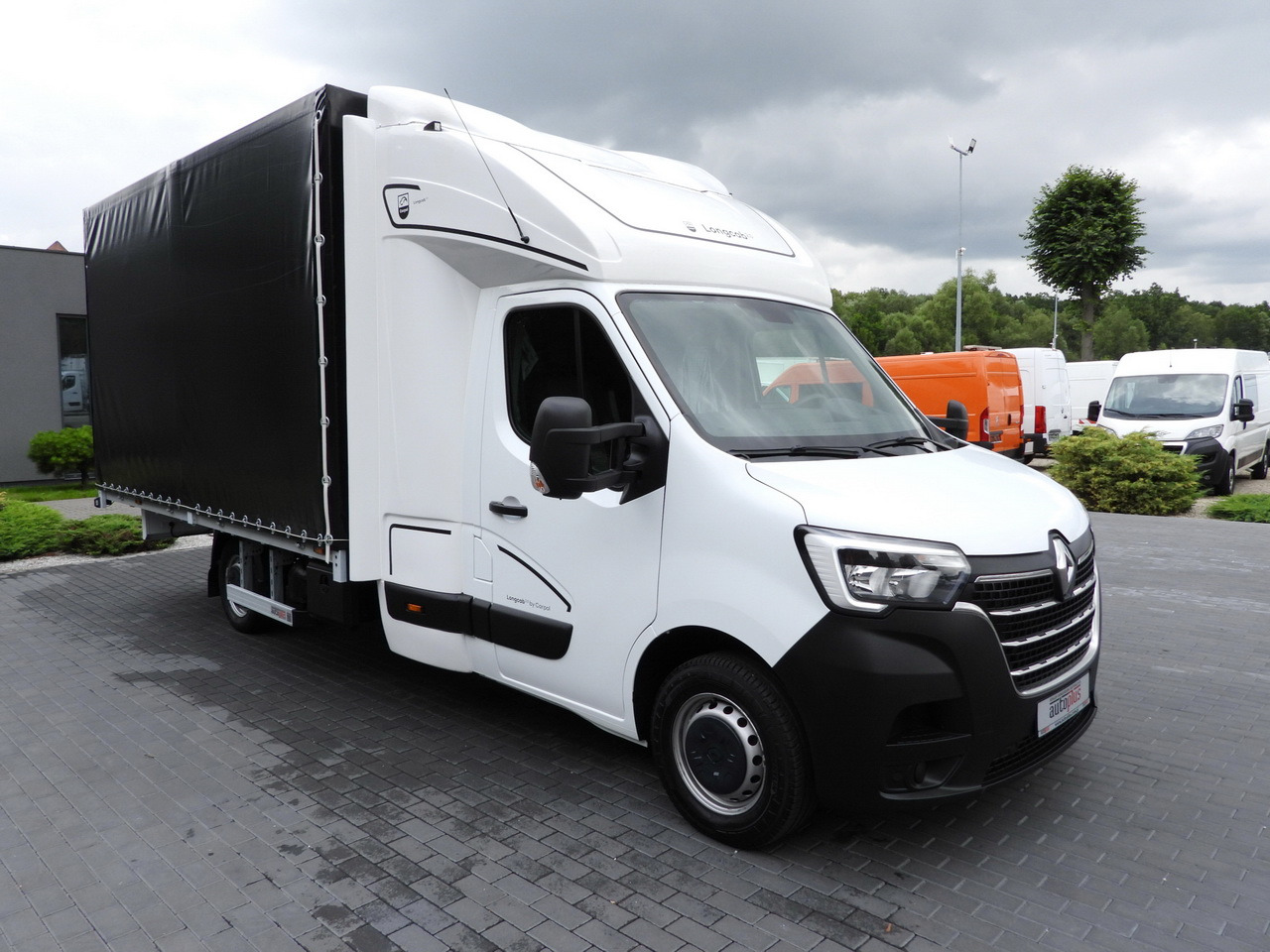 RENAULT MASTER TARPAULIN 10 PALLETS WEBASTO CRUISE CONTROL LED LIGHTS PNEUMATICS AIR CONDITIONING 165HP - Curtain side van: picture 4 RENAULT MASTER TARPAULIN 10 PALLETS WEBASTO CRUISE CONTROL LED LIGHTS PNEUMATICS AIR CONDITIONING 165HP - Curtain side van: picture 4
