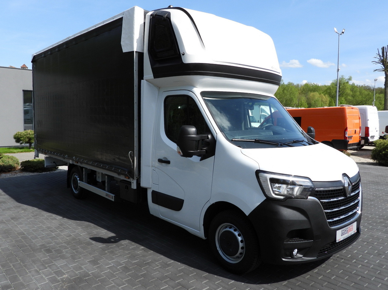 RENAULT MASTER TARPAULIN 10 PALLETS WEBASTO CRUISE CONTROL LED LIGHTS PNEUMATICS AIR CONDITIONING 165HP - Curtain side van: picture 4 RENAULT MASTER TARPAULIN 10 PALLETS WEBASTO CRUISE CONTROL LED LIGHTS PNEUMATICS AIR CONDITIONING 165HP - Curtain side van: picture 4