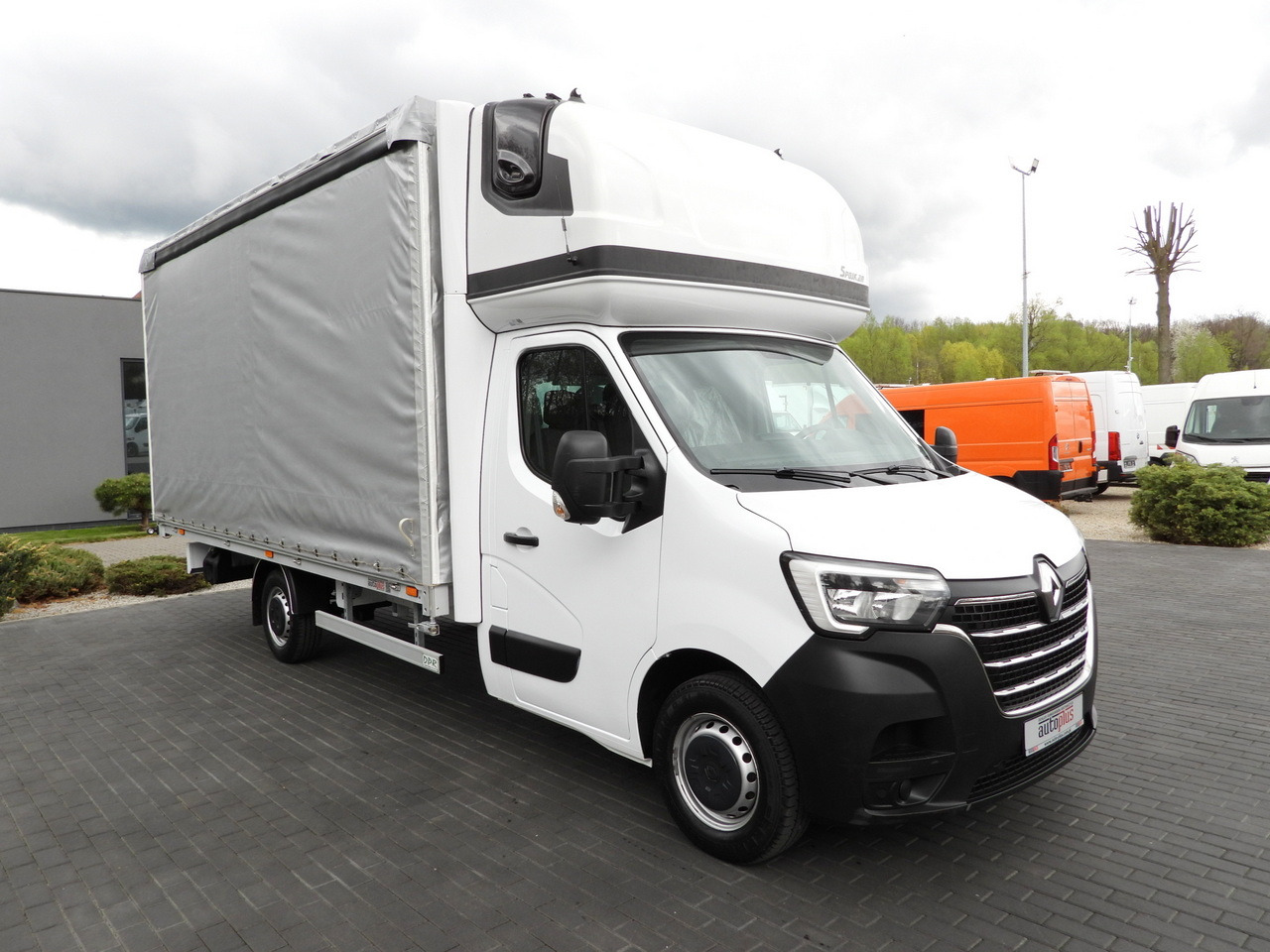RENAULT MASTER TARPAULIN 10 PALLETS WEBASTO CRUISE CONTROL LED LIGHTS PNEUMATICS AIR CONDITIONING 165HP - Curtain side van: picture 4 RENAULT MASTER TARPAULIN 10 PALLETS WEBASTO CRUISE CONTROL LED LIGHTS PNEUMATICS AIR CONDITIONING 165HP - Curtain side van: picture 4
