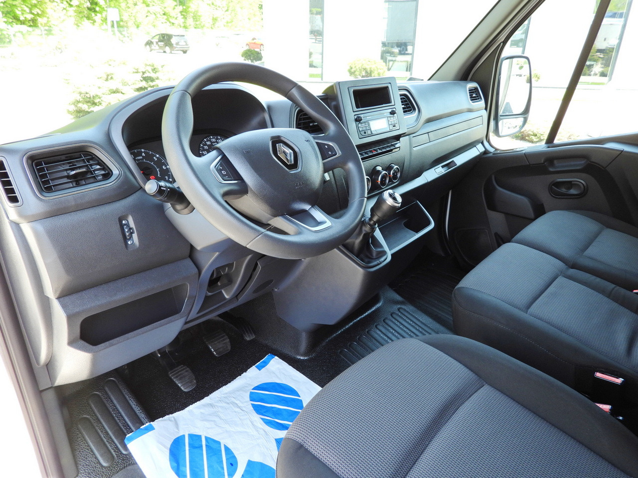RENAULT MASTER TARPAULIN 10 PALLETS WEBASTO CRUISE CONTROL LED LIGHTS PNEUMATICS AIR CONDITIONING 165HP - Curtain side van: picture 2 RENAULT MASTER TARPAULIN 10 PALLETS WEBASTO CRUISE CONTROL LED LIGHTS PNEUMATICS AIR CONDITIONING 165HP - Curtain side van: picture 2