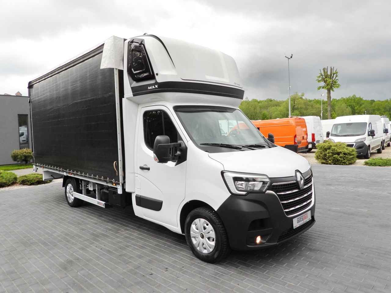 RENAULT MASTER TARPAULIN 10 PALLETS WEBASTO CRUISE CONTROL LED LIGHTS PNEUMATICS AIR CONDITIONING 165HP - Curtain side van: picture 4 RENAULT MASTER TARPAULIN 10 PALLETS WEBASTO CRUISE CONTROL LED LIGHTS PNEUMATICS AIR CONDITIONING 165HP - Curtain side van: picture 4