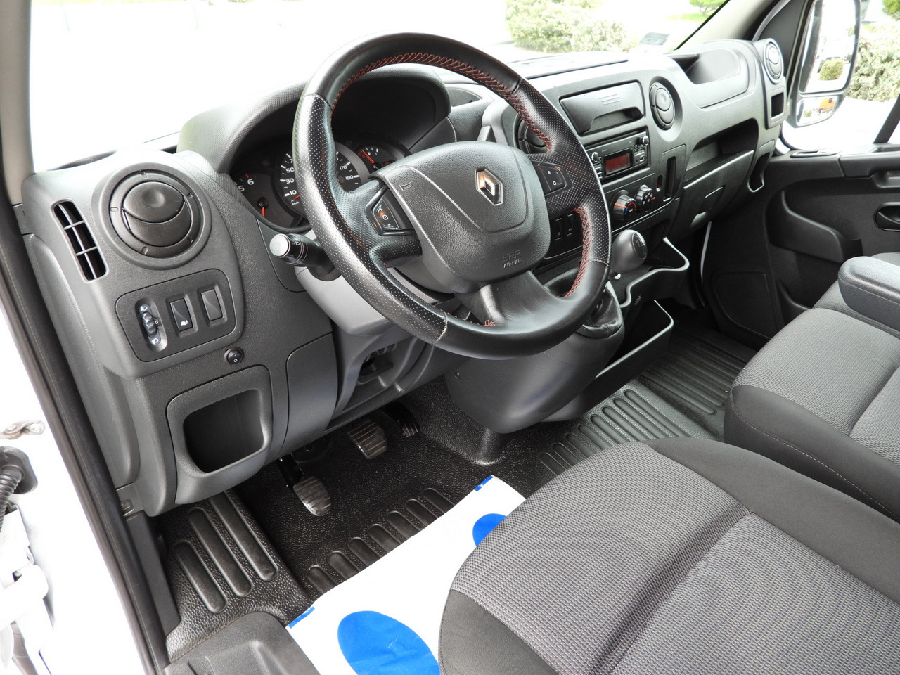RENAULT MASTER TARPAULIN 10 PALLETS WEBASTO CRUISE CONTROL PNEUMATICS AIR CONDITIONING 170HP - Curtain side van: picture 2 RENAULT MASTER TARPAULIN 10 PALLETS WEBASTO CRUISE CONTROL PNEUMATICS AIR CONDITIONING 170HP - Curtain side van: picture 2