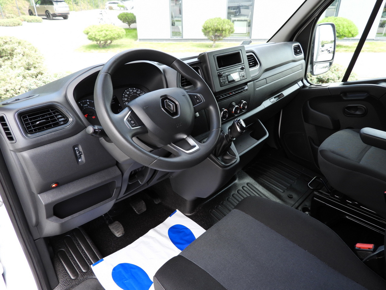 RENAULT MASTER TARPAULIN 8 PALLETS WEBASTO CRUISE CONTROL LED LIGHTS PNEUMATICS AIR CONDITIONING 165HP - Curtain side van: picture 2 RENAULT MASTER TARPAULIN 8 PALLETS WEBASTO CRUISE CONTROL LED LIGHTS PNEUMATICS AIR CONDITIONING 165HP - Curtain side van: picture 2
