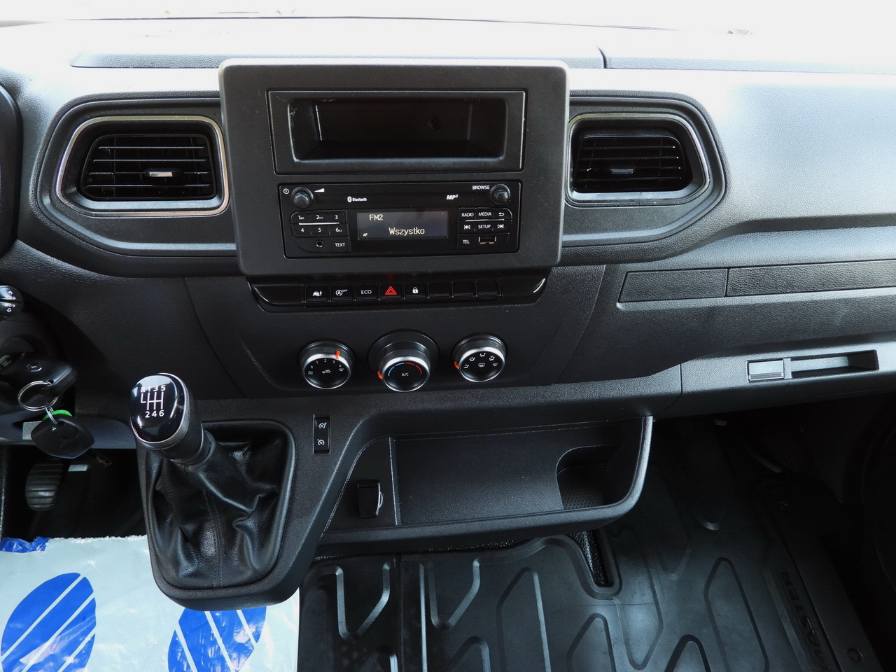 Curtain side van RENAULT MASTER TARPAULIN LIFT 10 PALLETS WEBASTO CRUISE CONTROL LED LIGHTS PNEUMATICS AIR CONDITIONING 165HP: picture 33 Curtain side van RENAULT MASTER TARPAULIN LIFT 10 PALLETS WEBASTO CRUISE CONTROL LED LIGHTS PNEUMATICS AIR CONDITIONING 165HP: picture 33