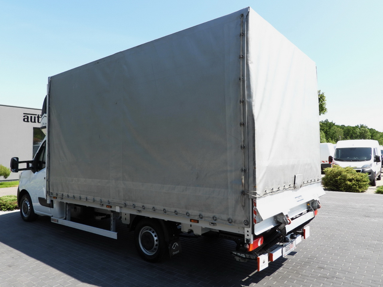 Curtain side van RENAULT MASTER TARPAULIN LIFT 10 PALLETS WEBASTO CRUISE CONTROL LED LIGHTS PNEUMATICS AIR CONDITIONING 165HP: picture 10 Curtain side van RENAULT MASTER TARPAULIN LIFT 10 PALLETS WEBASTO CRUISE CONTROL LED LIGHTS PNEUMATICS AIR CONDITIONING 165HP: picture 10