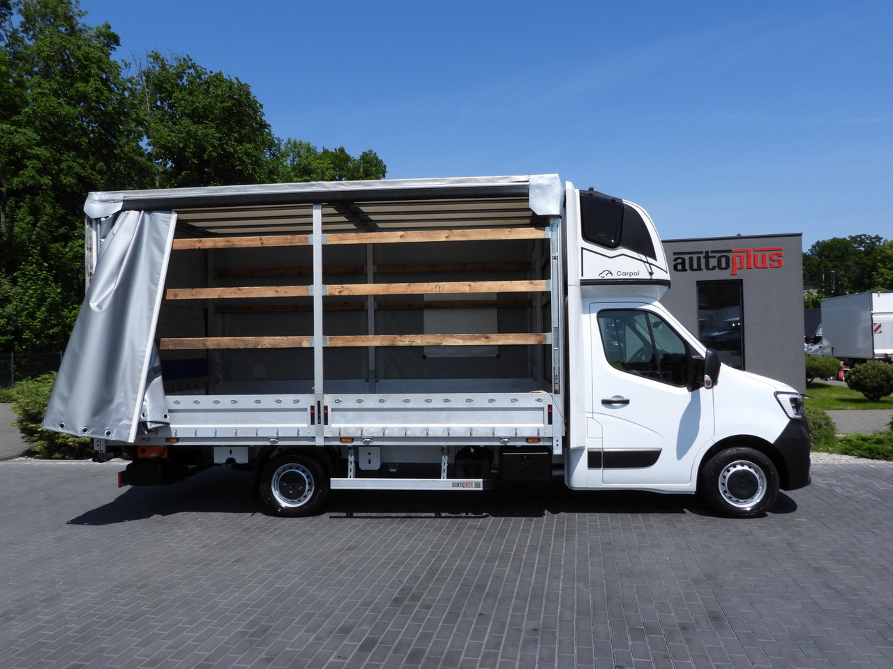 Curtain side van RENAULT MASTER TARPAULIN LIFT 10 PALLETS WEBASTO CRUISE CONTROL LED LIGHTS PNEUMATICS AIR CONDITIONING 165HP: picture 8 Curtain side van RENAULT MASTER TARPAULIN LIFT 10 PALLETS WEBASTO CRUISE CONTROL LED LIGHTS PNEUMATICS AIR CONDITIONING 165HP: picture 8