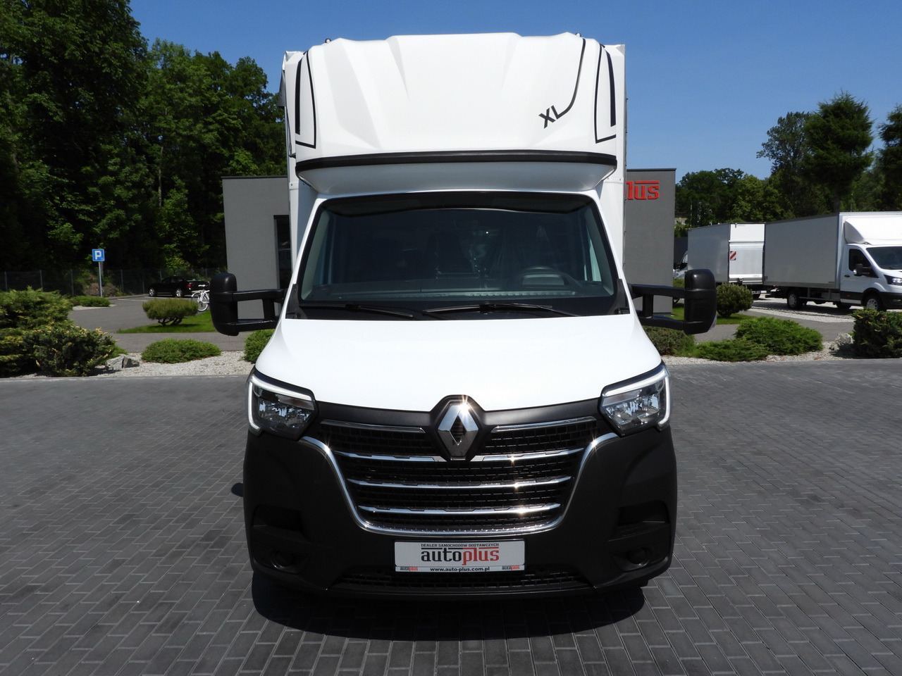 Curtain side van RENAULT MASTER TARPAULIN LIFT 10 PALLETS WEBASTO CRUISE CONTROL LED LIGHTS PNEUMATICS AIR CONDITIONING 165HP: picture 5 Curtain side van RENAULT MASTER TARPAULIN LIFT 10 PALLETS WEBASTO CRUISE CONTROL LED LIGHTS PNEUMATICS AIR CONDITIONING 165HP: picture 5