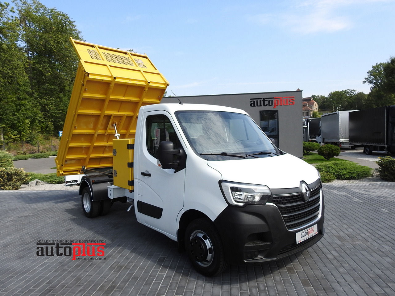RENAULT MASTER TIPPER CRUISE CONTROL NAVIGATION AIR CONDITIONING LED LIGHTS TWIN WHEELS LOAD WEIGHT 145HP - Tipper van: picture 1 RENAULT MASTER TIPPER CRUISE CONTROL NAVIGATION AIR CONDITIONING LED LIGHTS TWIN WHEELS LOAD WEIGHT 145HP - Tipper van: picture 1