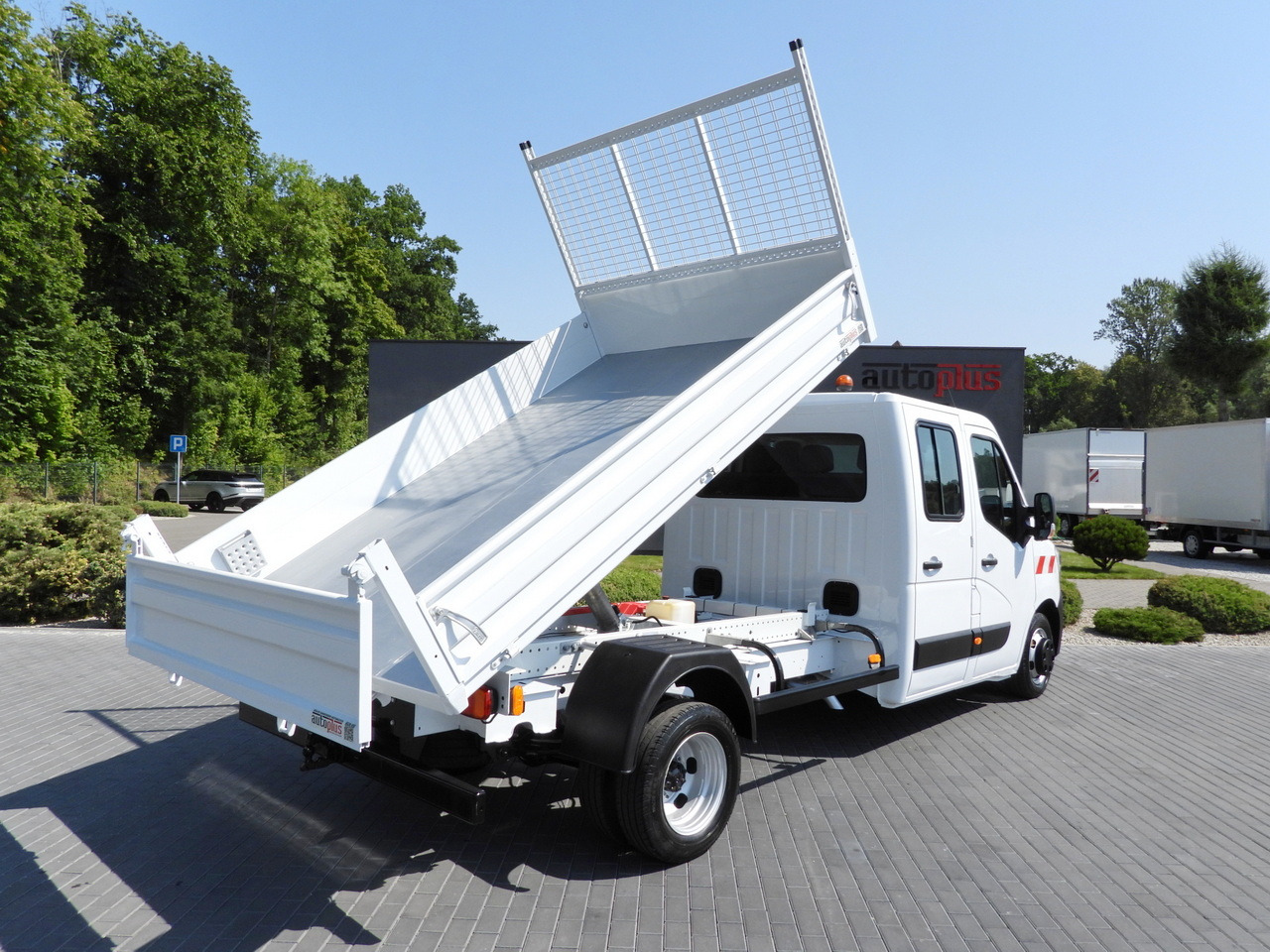 RENAULT MASTER TIPPER DOUBLE CABIN DOKA 6 SEATS CRUISE CONTROL LED LIGHTS TWIN WHEELS AIR CONDITIONING 130HP - Tipper van: picture 3 RENAULT MASTER TIPPER DOUBLE CABIN DOKA 6 SEATS CRUISE CONTROL LED LIGHTS TWIN WHEELS AIR CONDITIONING 130HP - Tipper van: picture 3