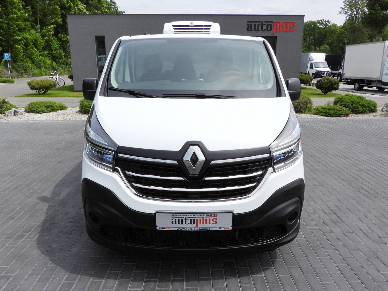 RENAULT TRAFIC REFRIGERATOR VAN 0*C CRUISE CONTROL LED LIGHTS AIR CONDITIONING 120HP - Refrigerated van: picture 5 RENAULT TRAFIC REFRIGERATOR VAN 0*C CRUISE CONTROL LED LIGHTS AIR CONDITIONING 120HP - Refrigerated van: picture 5