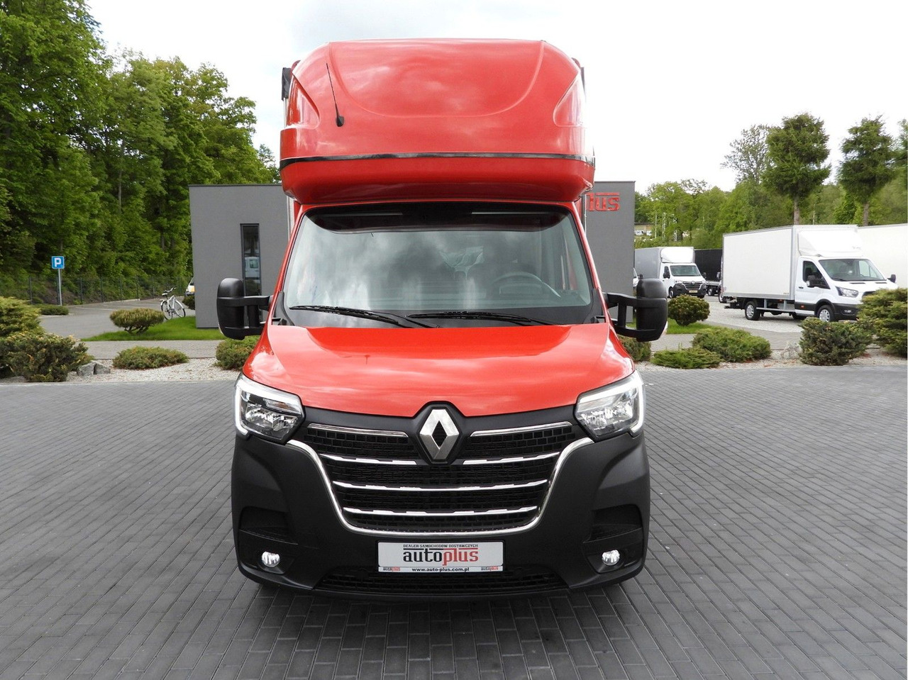 Renault MASTER PRITSCHE PLANE 10 PALETTEN WEBASTO A/C - Curtain side van: picture 5 Renault MASTER PRITSCHE PLANE 10 PALETTEN WEBASTO A/C - Curtain side van: picture 5
