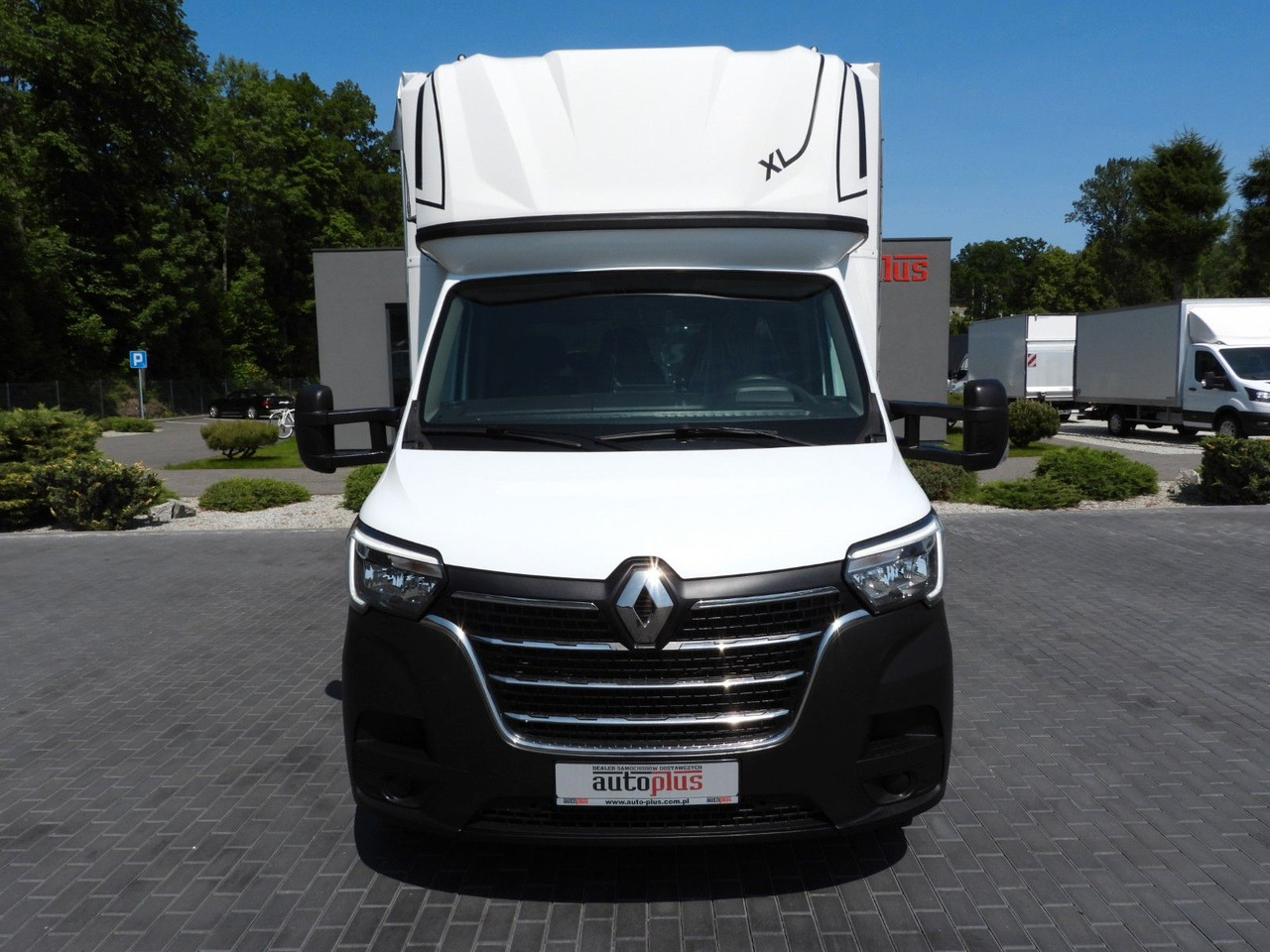 Renault MASTER PRITSCHE PLANE AUFZUG 10 PALETTEN WEBAST - Curtain side van: picture 5 Renault MASTER PRITSCHE PLANE AUFZUG 10 PALETTEN WEBAST - Curtain side van: picture 5