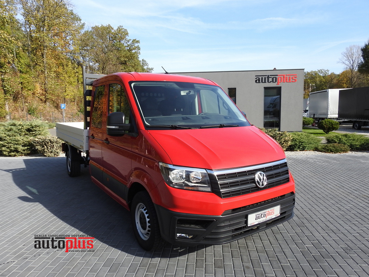 VOLKSWAGEN CRAFTER STAKE BODY DOUBLE CABIN DOKA 7 SEATS AIR CONDITIONING 140HP - Flatbed van: picture 1 VOLKSWAGEN CRAFTER STAKE BODY DOUBLE CABIN DOKA 7 SEATS AIR CONDITIONING 140HP - Flatbed van: picture 1