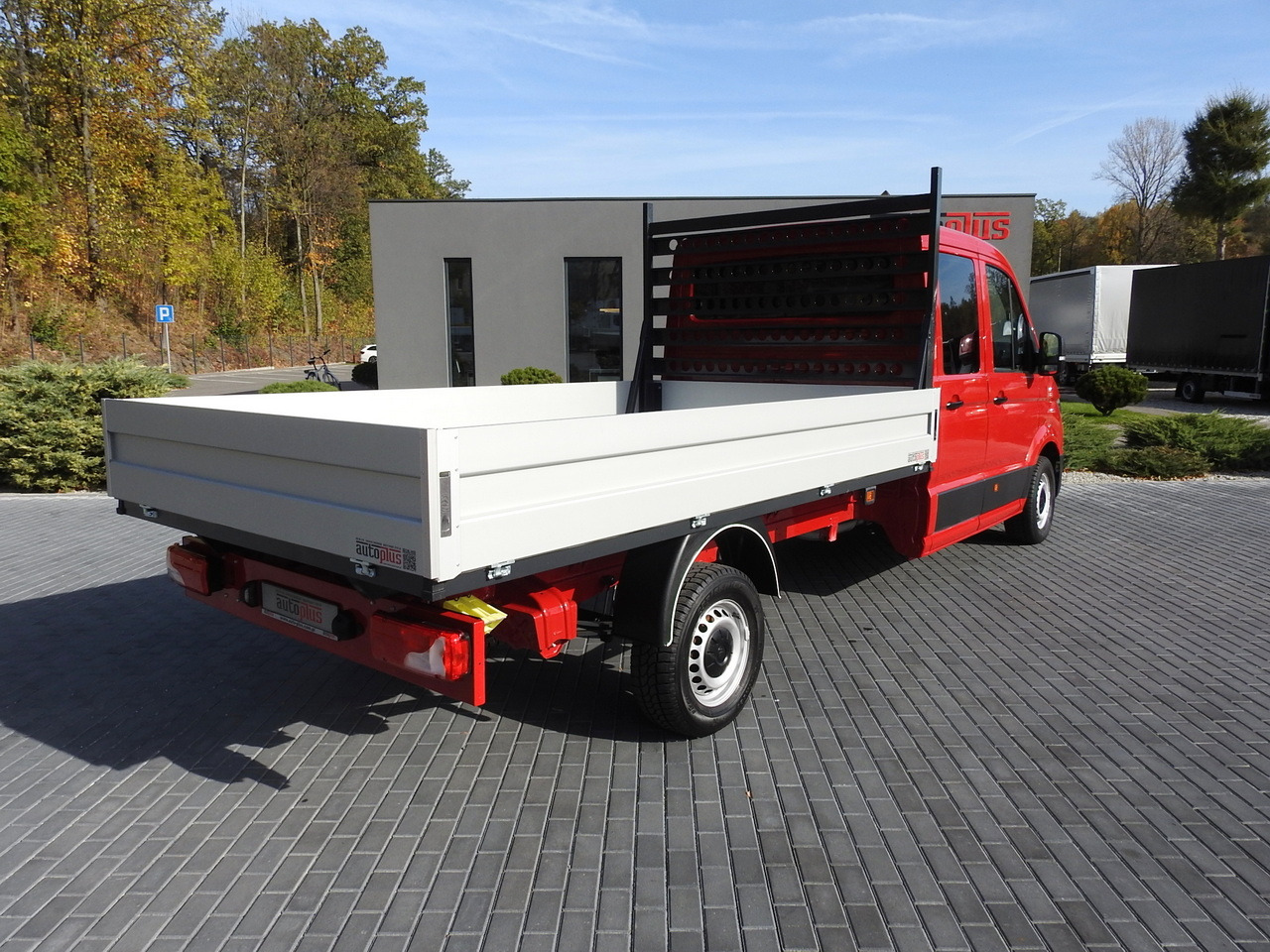 VOLKSWAGEN CRAFTER STAKE BODY DOUBLE CABIN DOKA 7 SEATS AIR CONDITIONING 140HP - Flatbed van: picture 3 VOLKSWAGEN CRAFTER STAKE BODY DOUBLE CABIN DOKA 7 SEATS AIR CONDITIONING 140HP - Flatbed van: picture 3