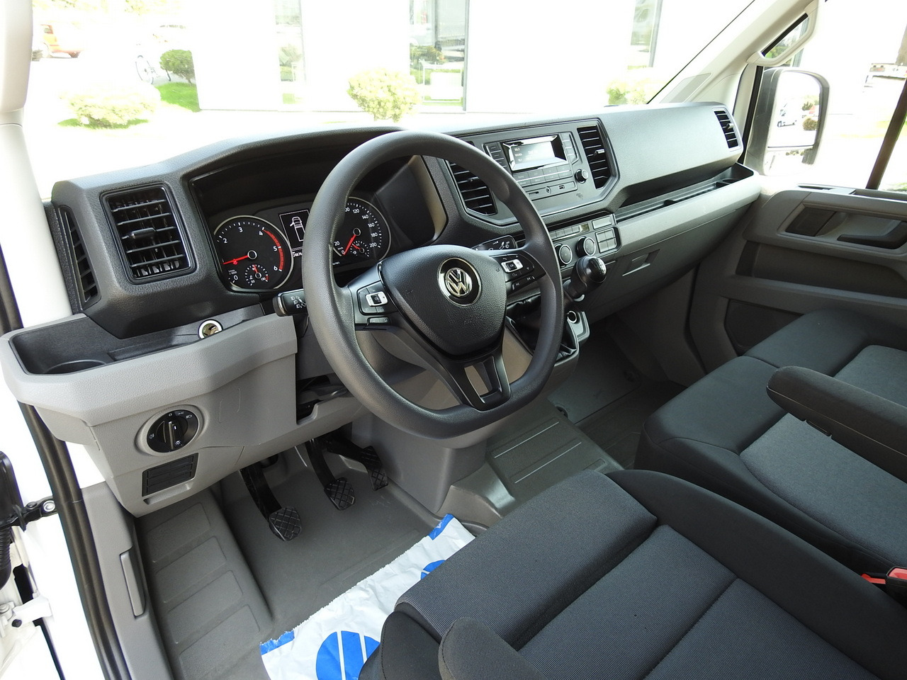 VOLKSWAGEN CRAFTER TARPAULIN 10 PALLETS WEBASTO CRUISE CONTROL AIR CONDITIONING LED LIGHTS 180HP - Curtain side van: picture 2 VOLKSWAGEN CRAFTER TARPAULIN 10 PALLETS WEBASTO CRUISE CONTROL AIR CONDITIONING LED LIGHTS 180HP - Curtain side van: picture 2