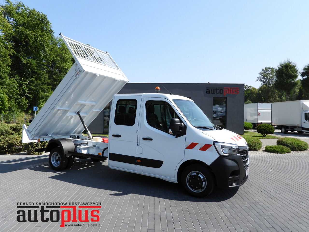 RENAULT MASTER TIPPER DOUBLE CABIN DOKA 6 SEATS CRUISE CONTROL LED LIGHTS TWIN WHEELS AIR CONDITIONING 130HP - Van: picture 1 RENAULT MASTER TIPPER DOUBLE CABIN DOKA 6 SEATS CRUISE CONTROL LED LIGHTS TWIN WHEELS AIR CONDITIONING 130HP - Van: picture 1